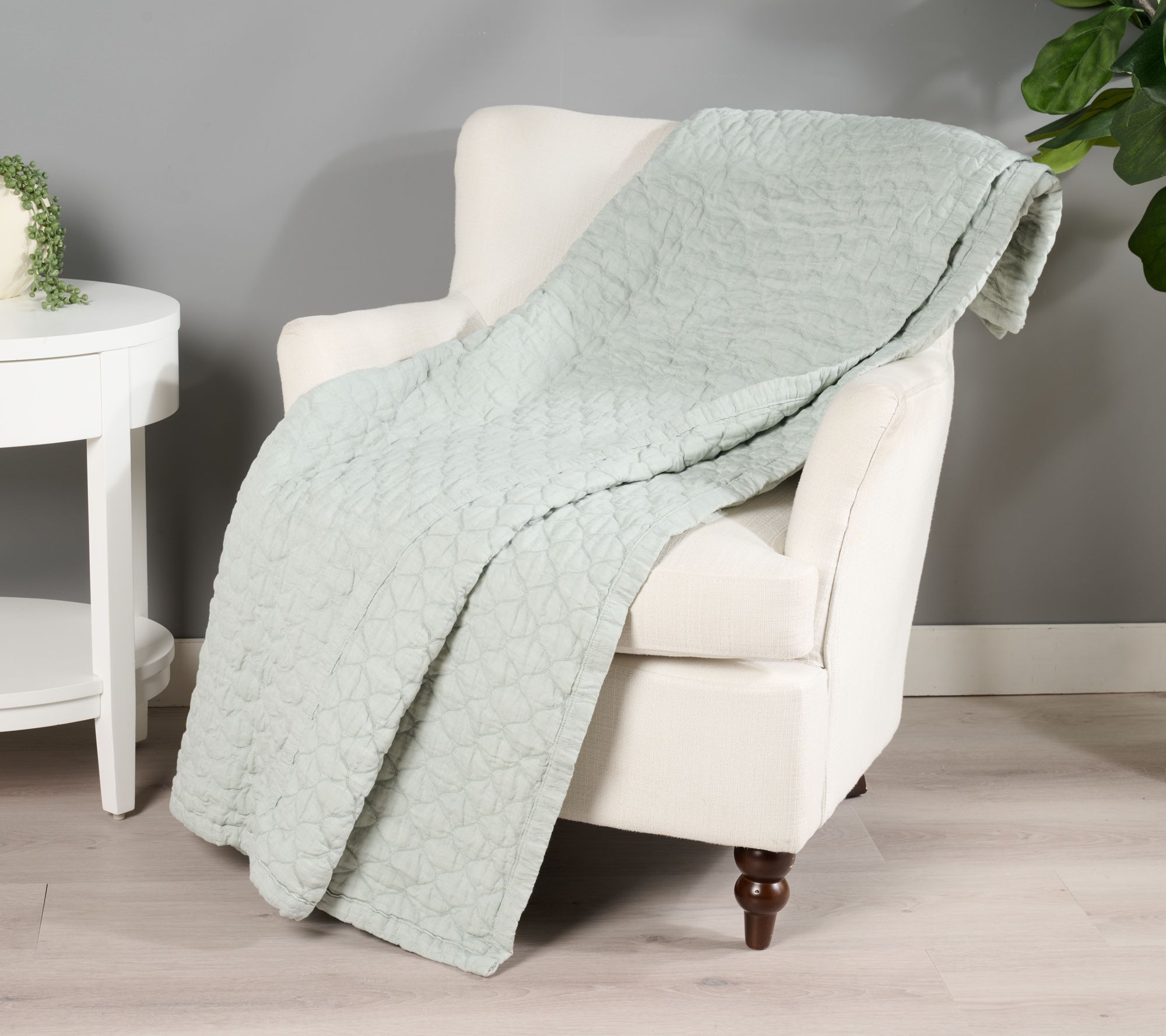 "As Is" Northern Nights 60x80 Oversized Marshmallow Quilted Throw