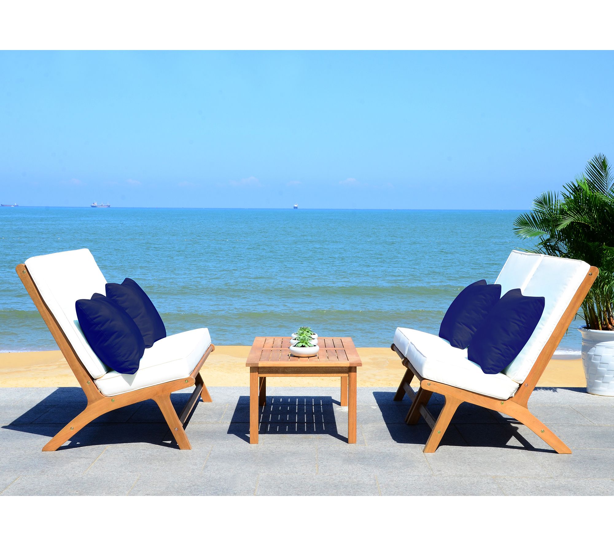 Safavieh Chaston 4-Piece Outdoor Living Set w/Accent Pillows