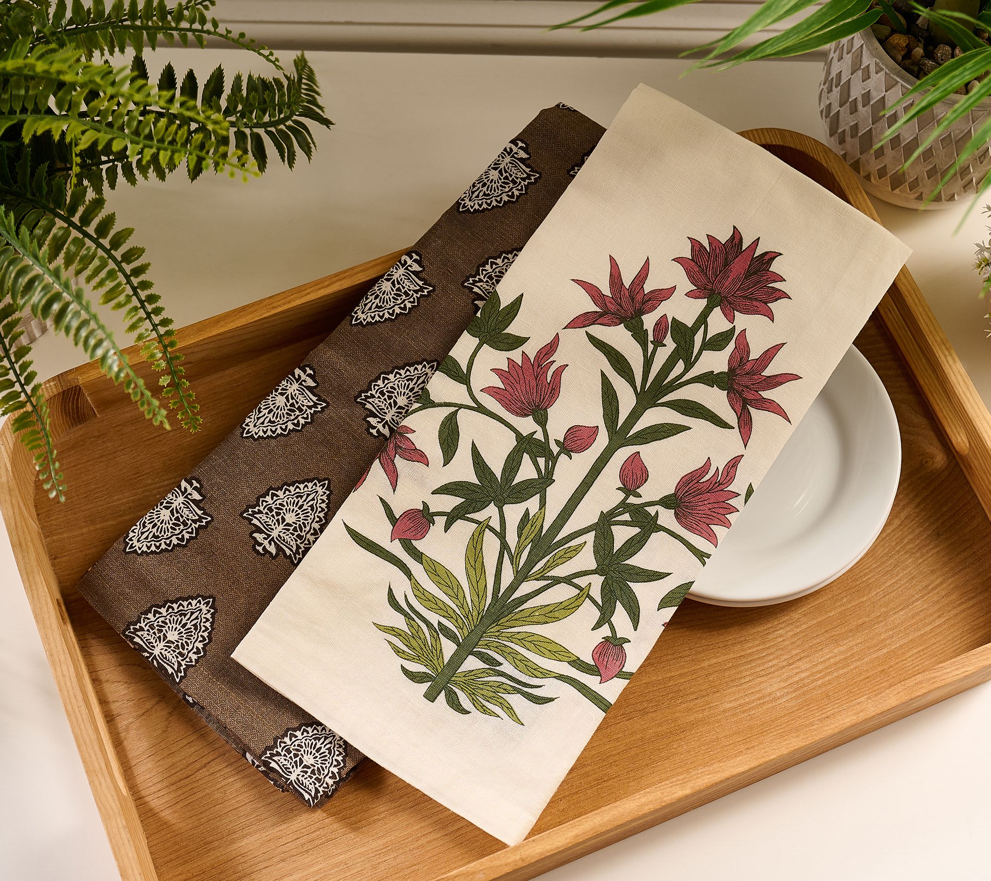 Cozy Cottage by Liz Marie Set of 2 Giftable Tea Towels