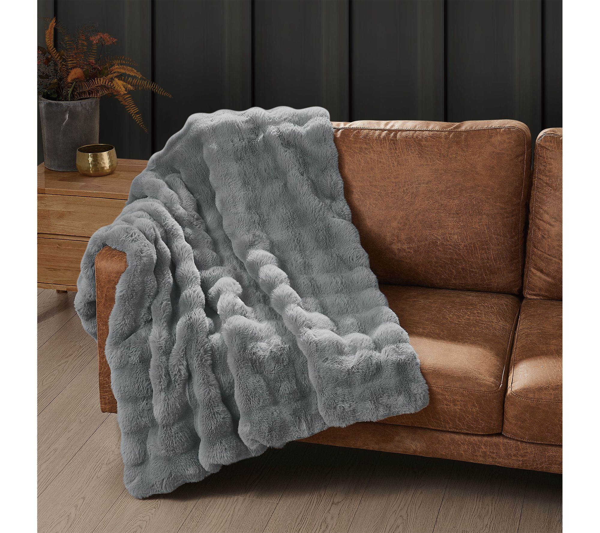 Frye Bubble Rabbit Faux Fur 50x70 Throw