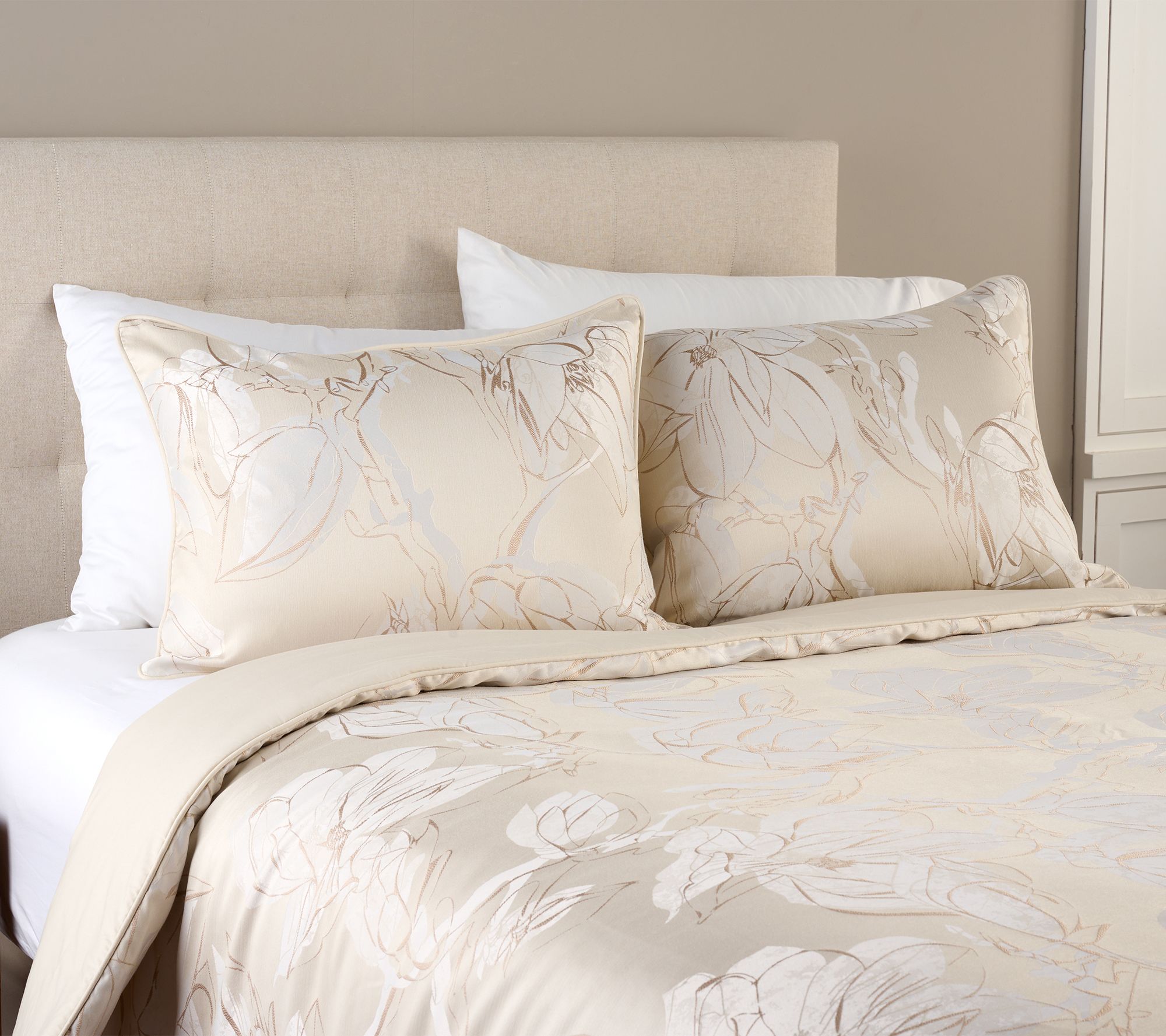 Northern Nights Layered Floral Jacquard Comforter & Sham Set- King
