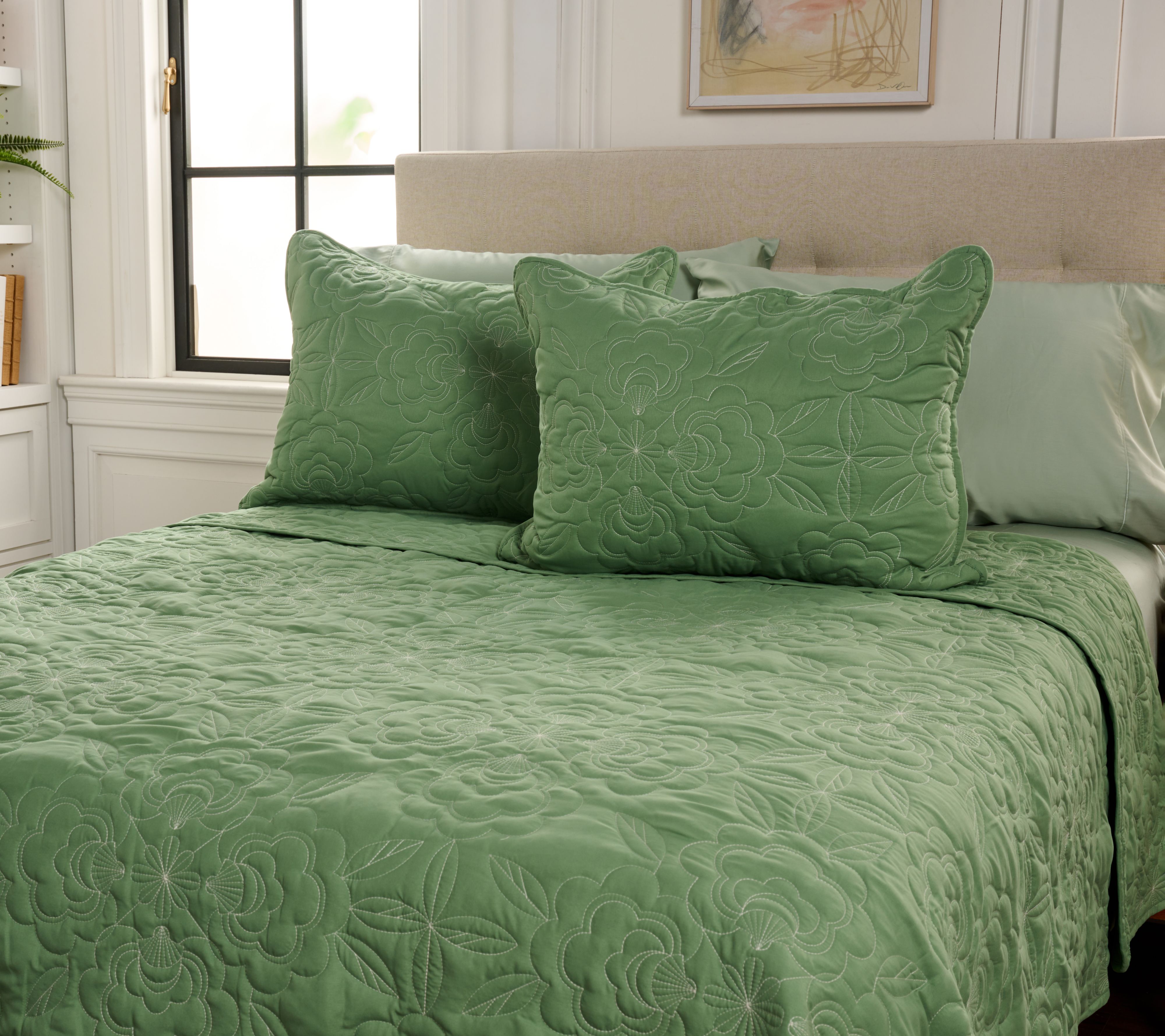 ShWk8/18 Home Reflections Embroidered Coverlet- Sham Set -Queen
