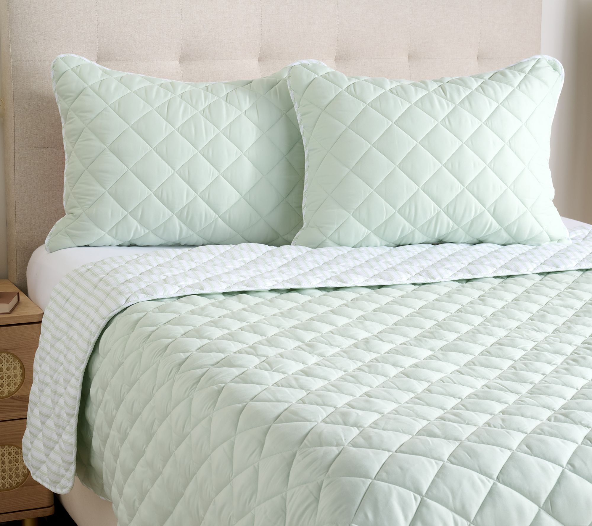 Home Reflections Diamond Quilt & Sham Set- King