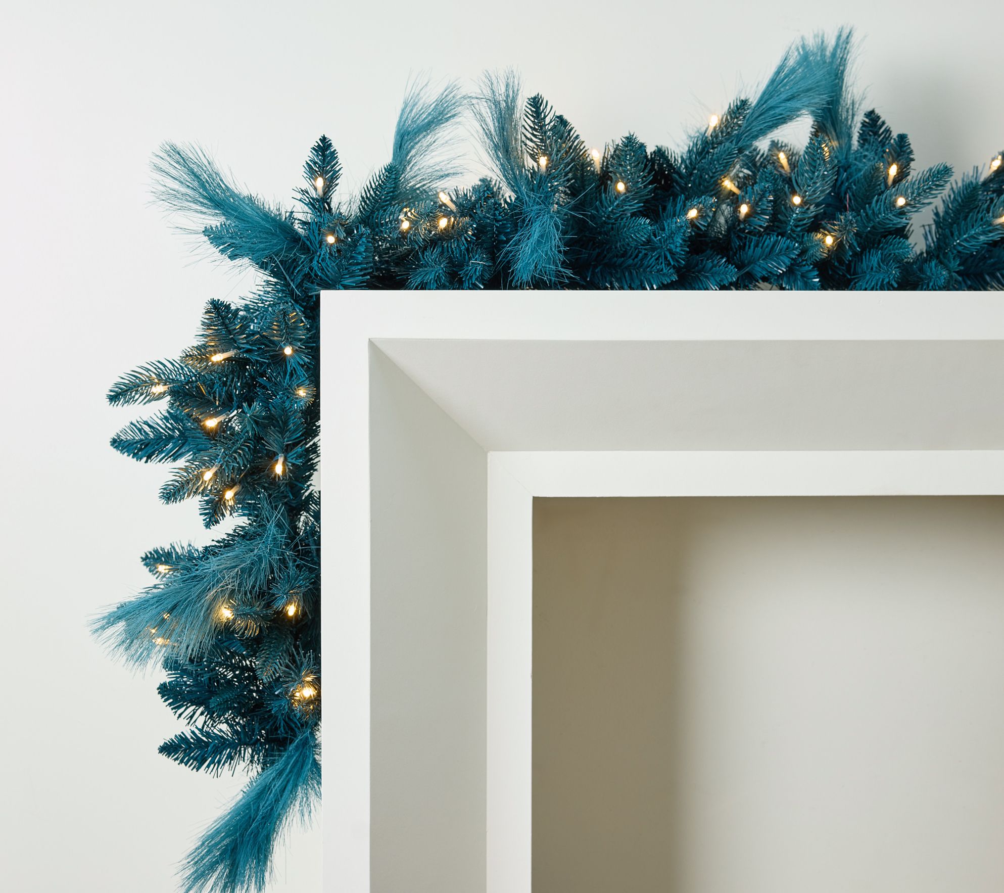 6' Illuminated Indoor/Outdoor Pampas Garland by Kim Gravel