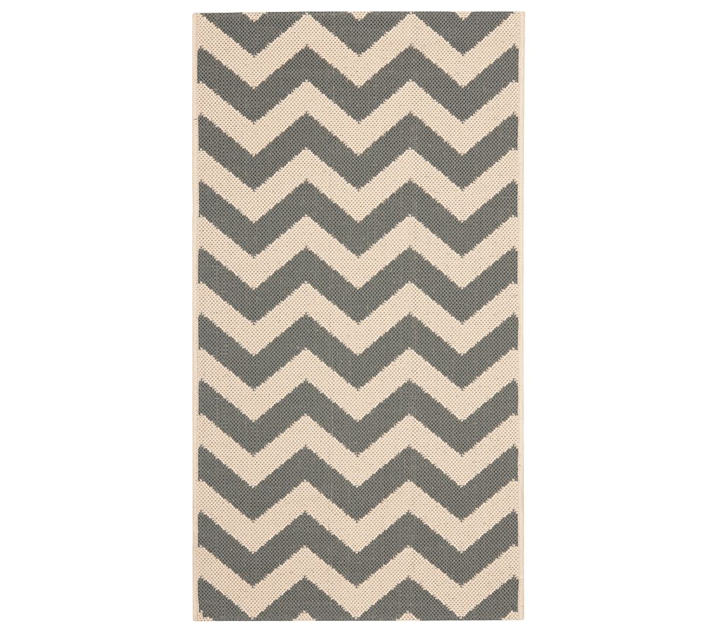 Safavieh 4' x 5'7" Horizontal Zigzag Indoor/Outdoor Rug