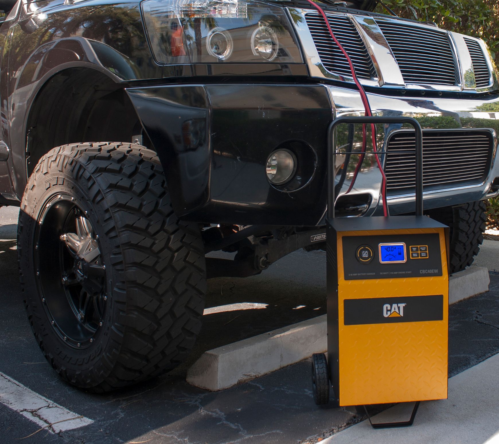 CAT Rolling HighFrequency Battery Charger withEngine Start