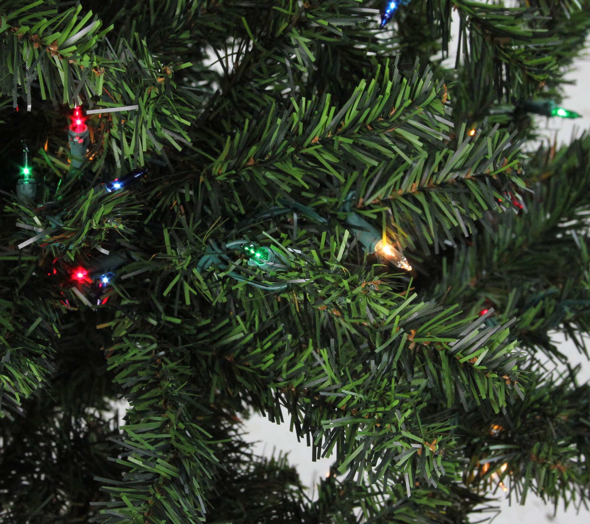 Northlight PreLit Canadian Pine Artificial Christmas Tree