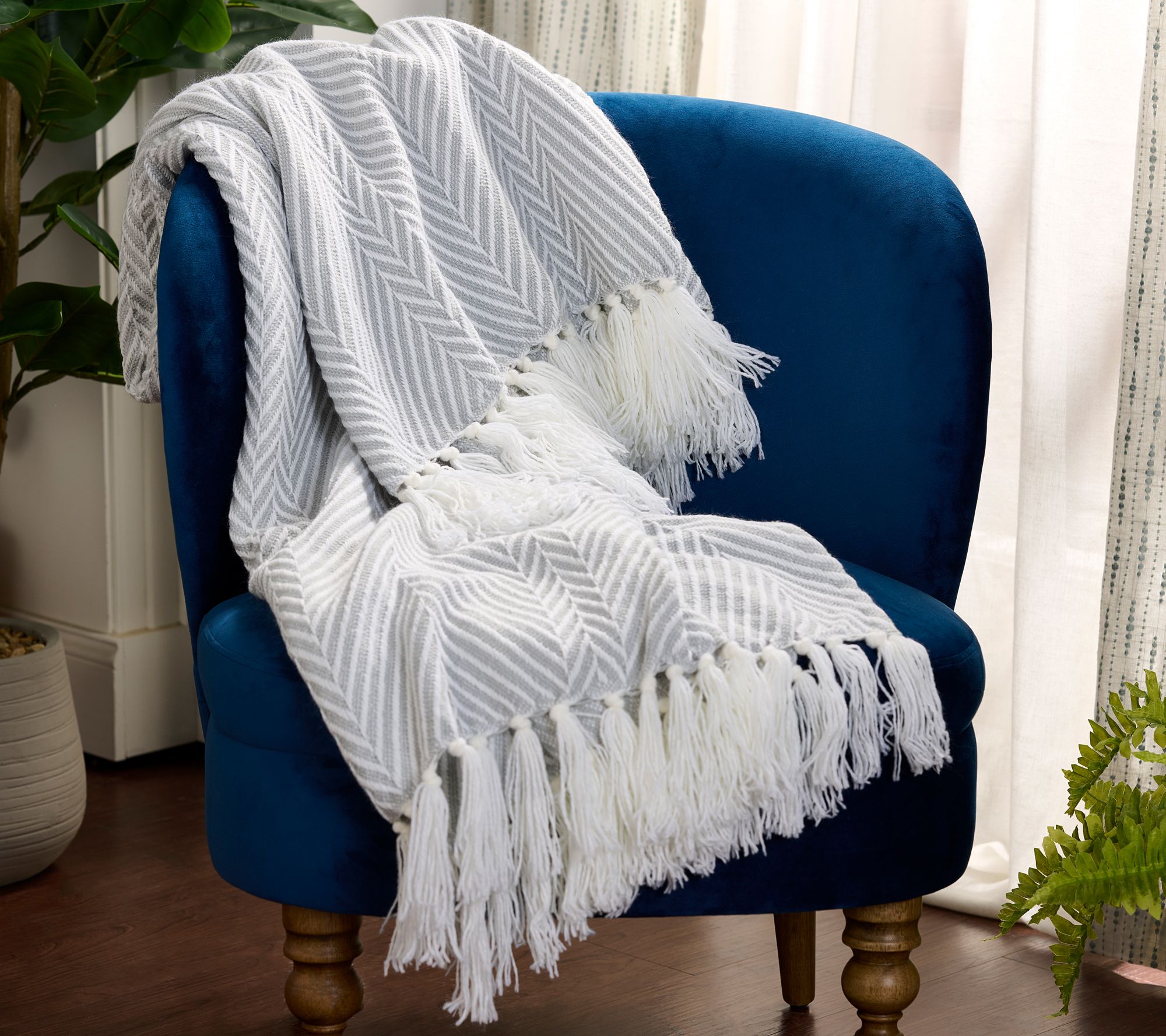 Home Reflections 60" x 70" Chevron Throw with Fringe