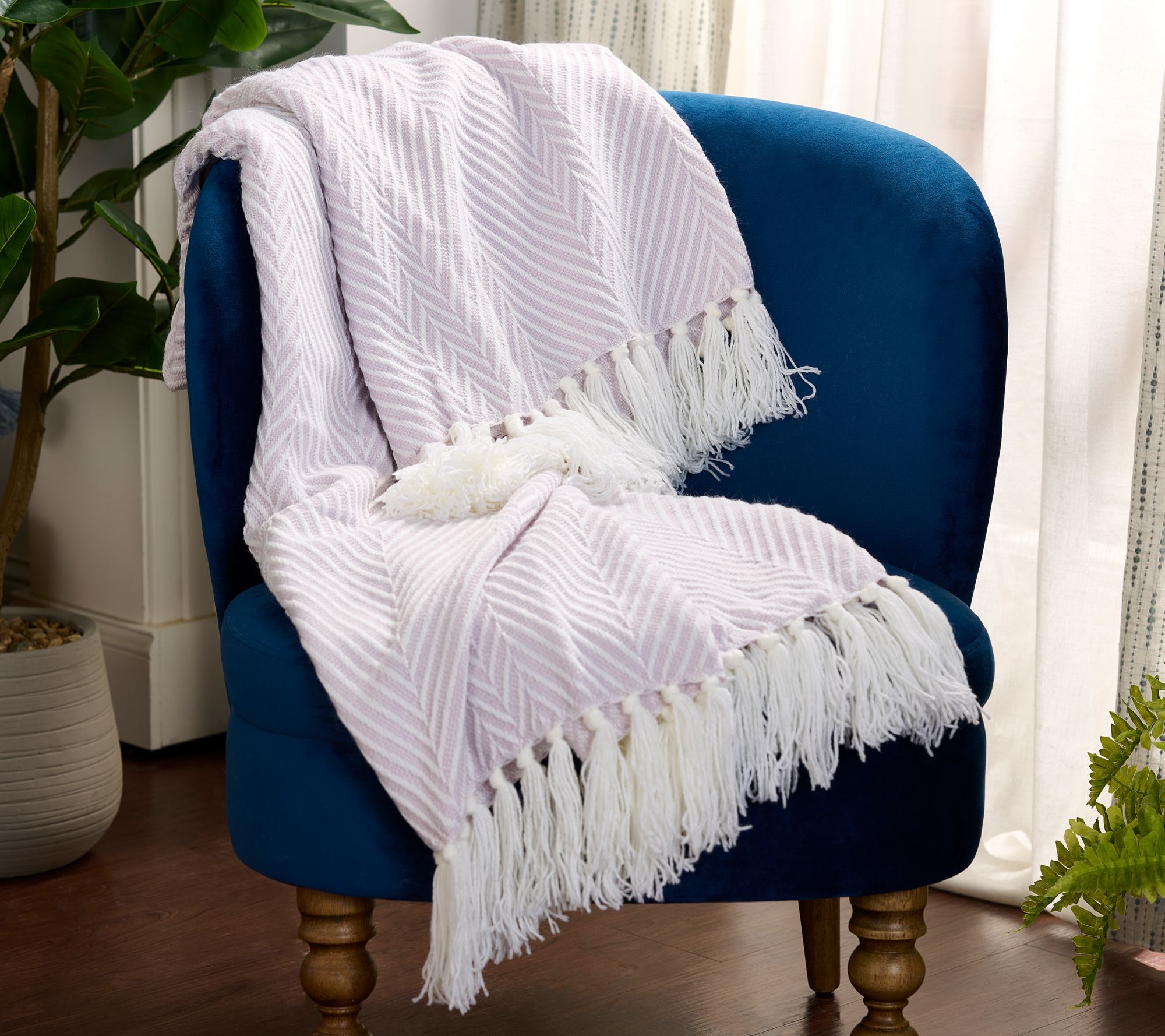 Home Reflections 60" x 70" Chevron Throw with Fringe