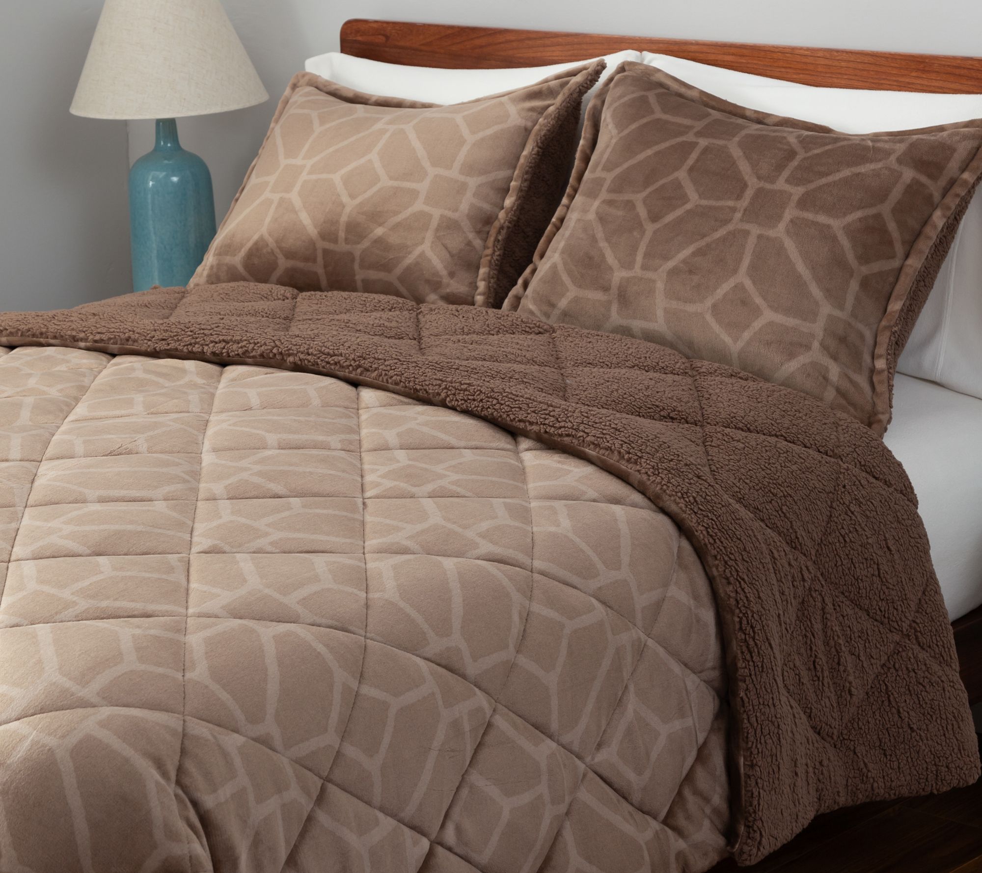 Berkshire Printed Velvetsoft Reverse Sherpa Comforter-Twin