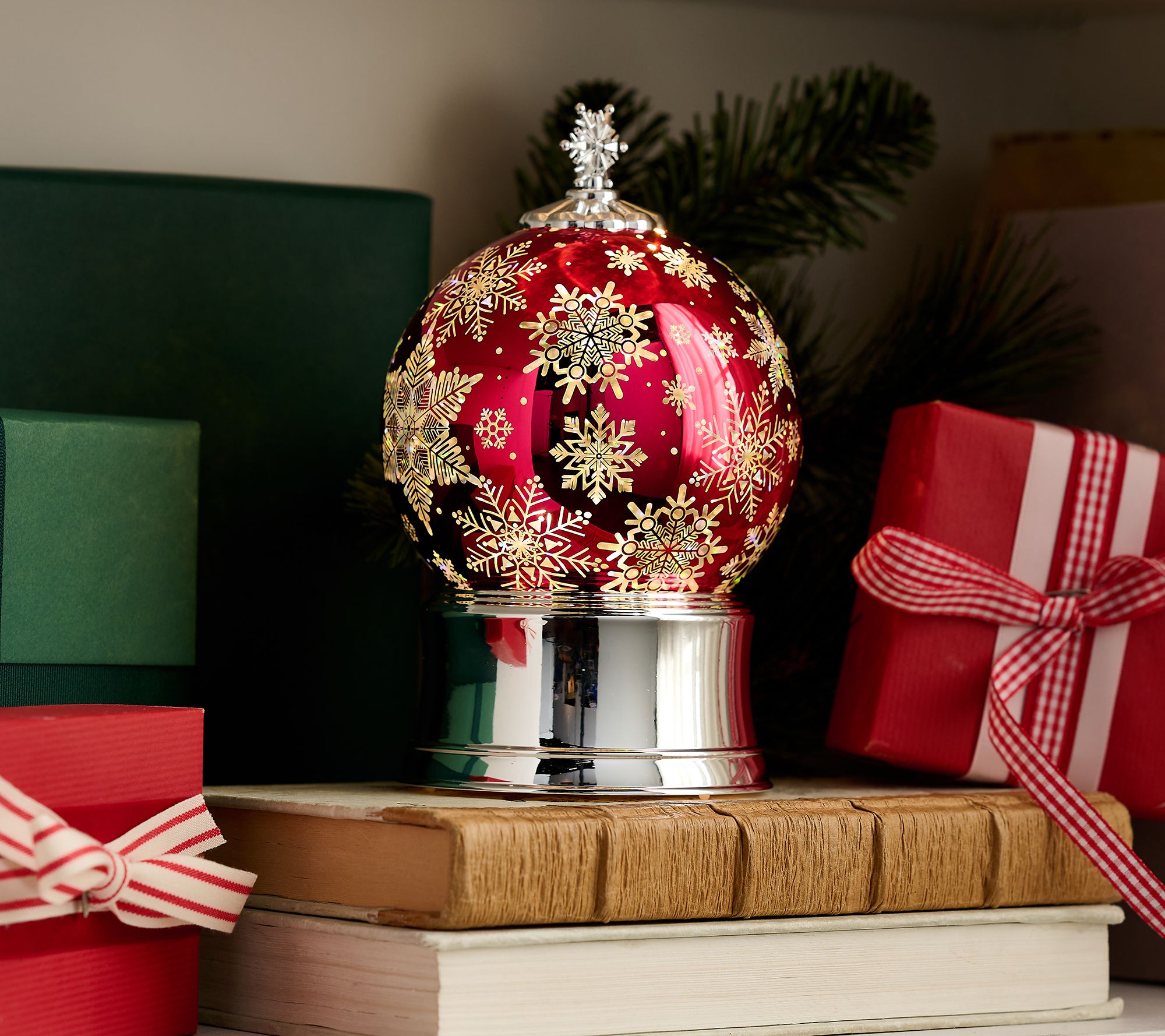 ShWk 8/4 Glitter Snowflake Sphere by Valerie