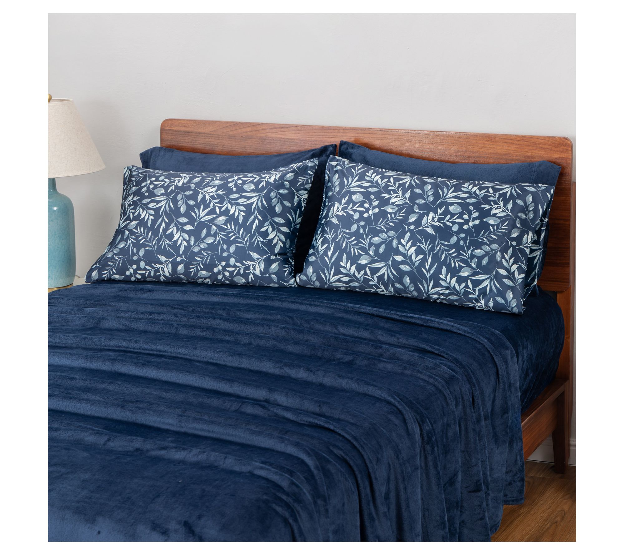 "As Is" Berkshire Velvetsoft Sheet Set with Printed Cases