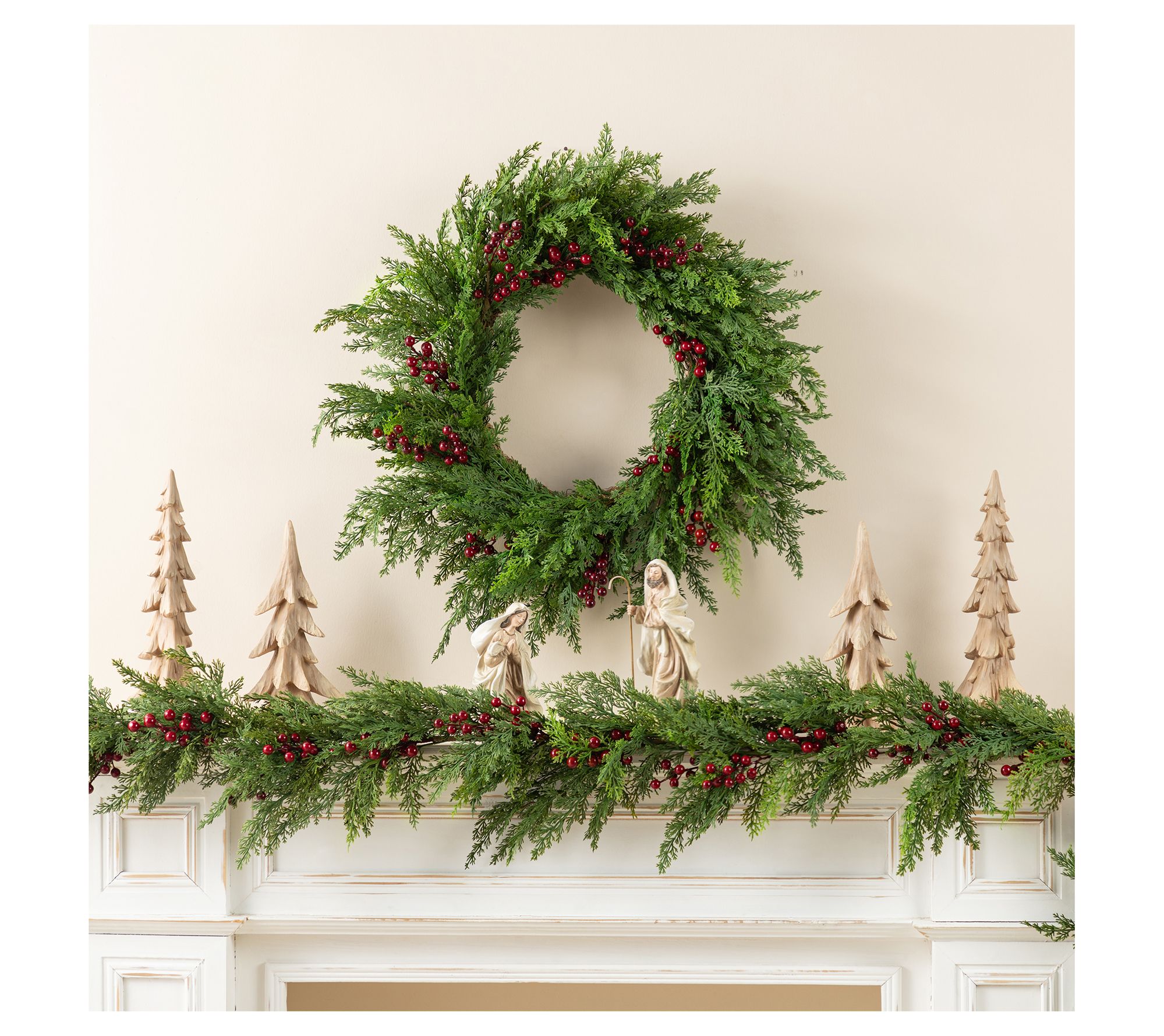 Glitzhome 24" Christmas Greenery Cedar Wreath with Red Berries