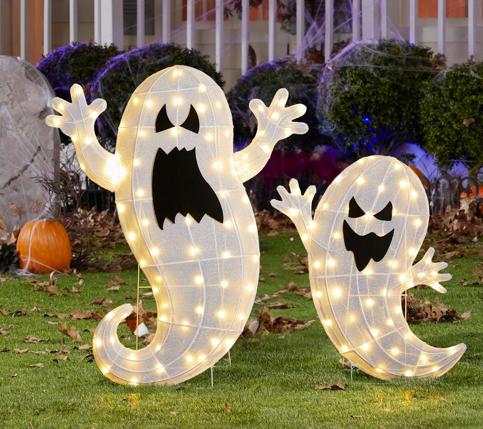 Glitzhome Lighted Halloween Ghosts Family Outdoor Decor S/2