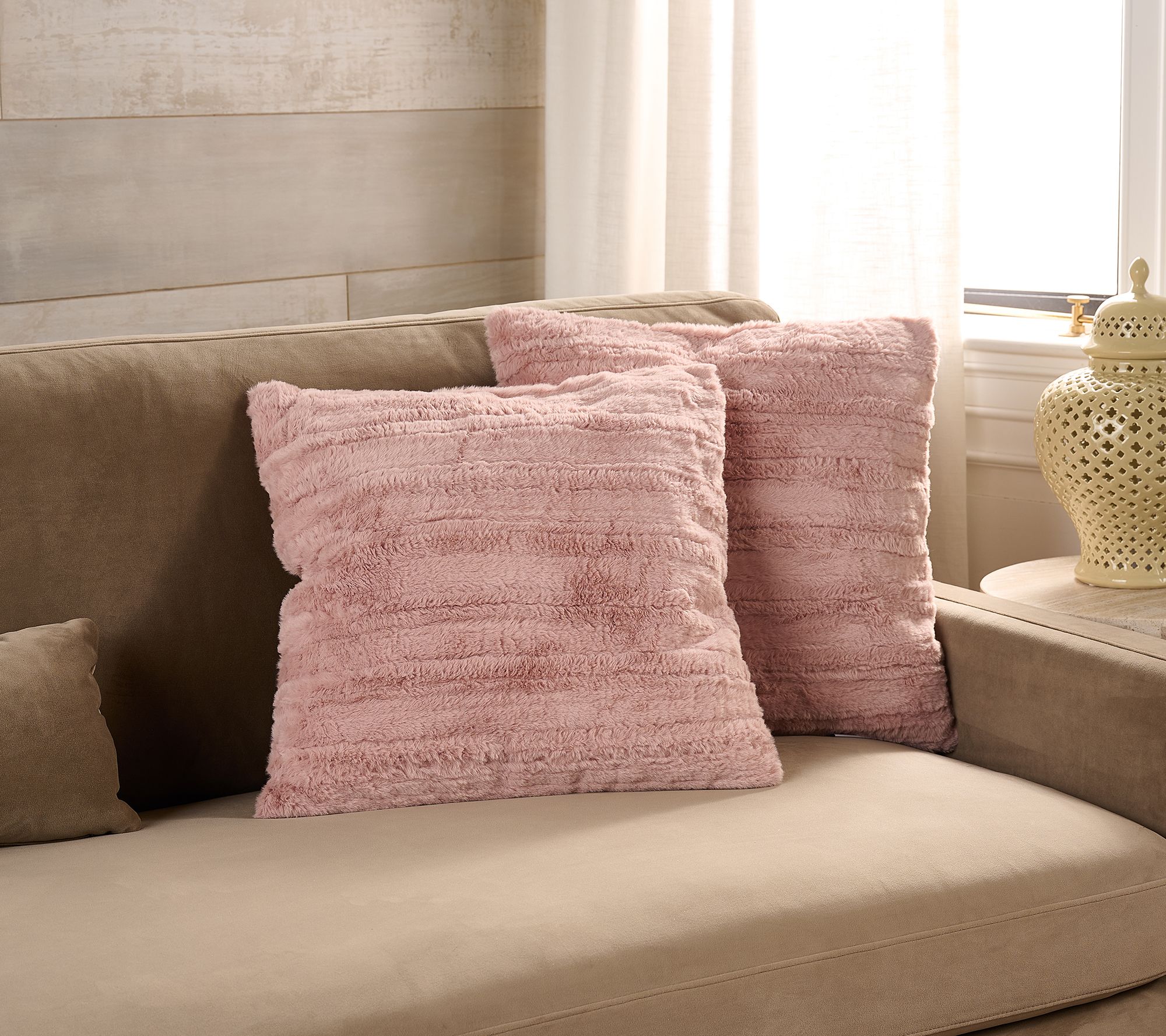  Hotel du Cobb Set of (2) 20" Faux Fur Pillows by Dennis Basso