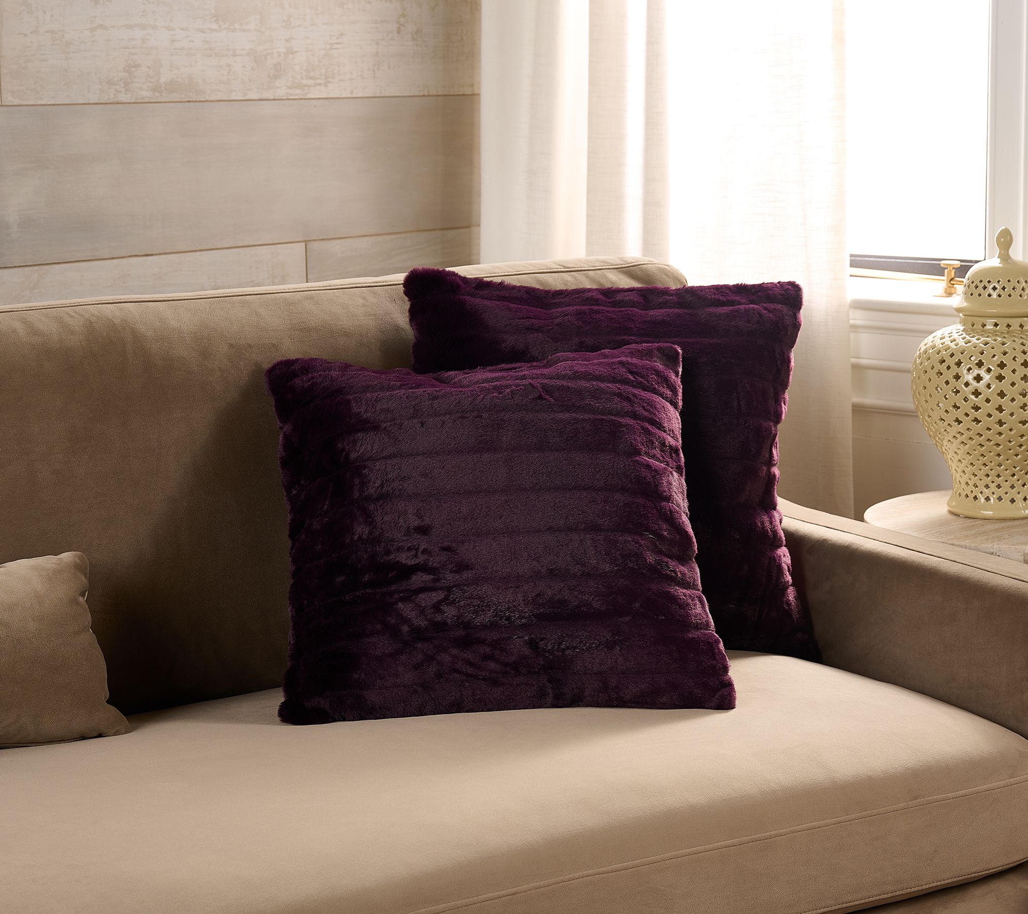 Hotel du Cobb Set of (2) 20" Faux Fur Pillows by Dennis Basso