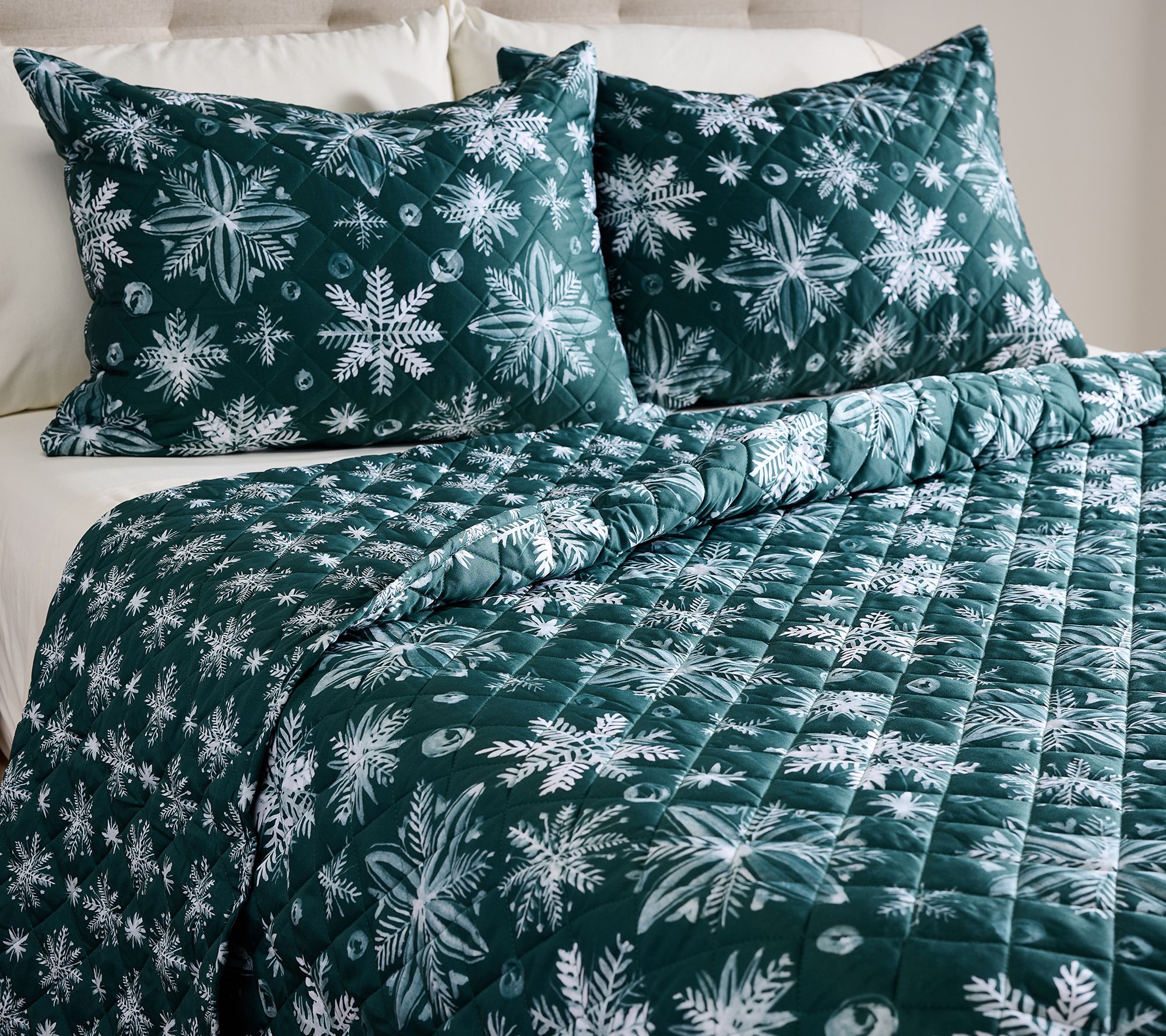 100% Cotton Reversible Snowflake King Quilt Set by Kim Gravel