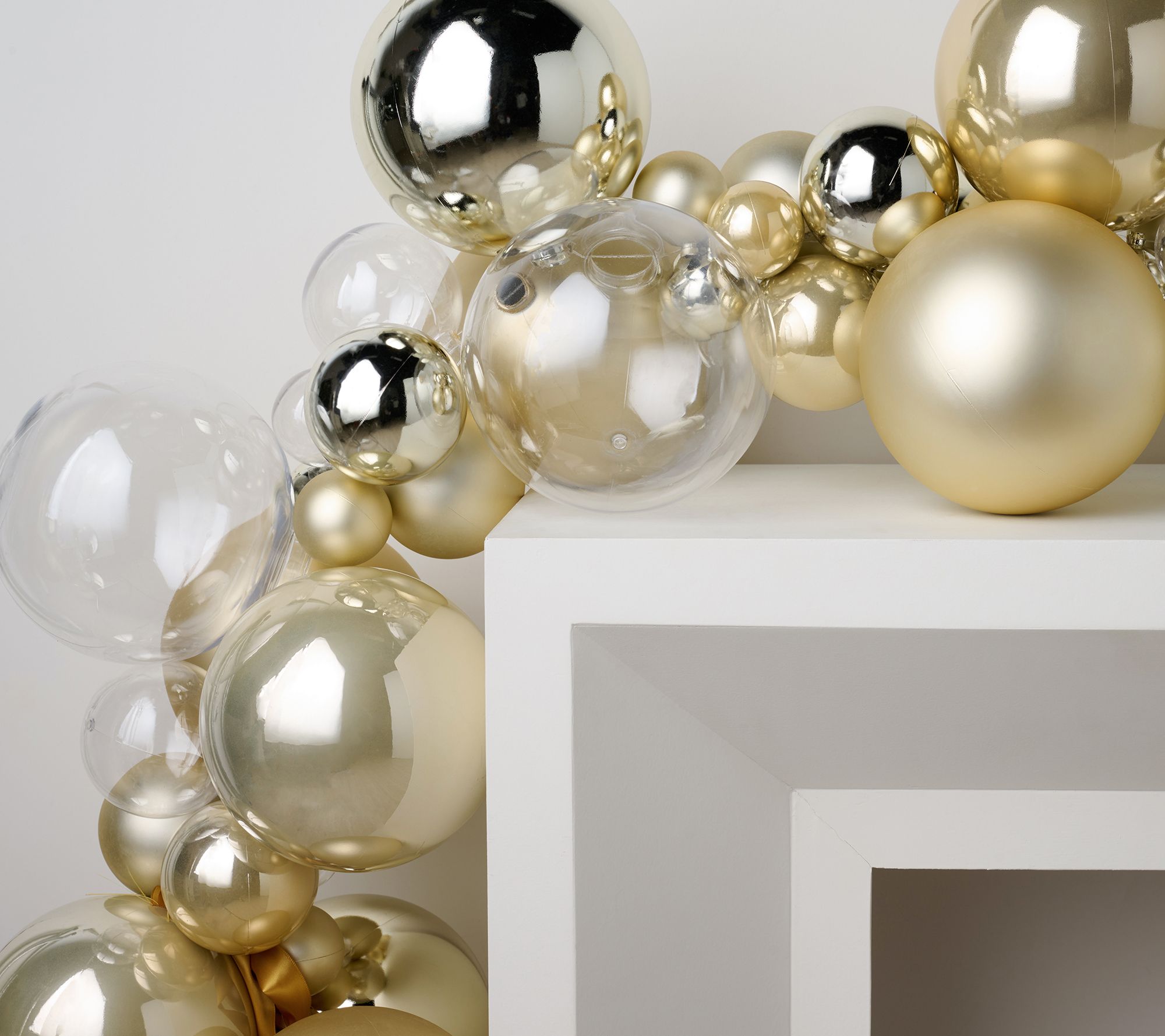 6' Oversized Indoor/Outdoor Bauble Garland by Mally Roncal