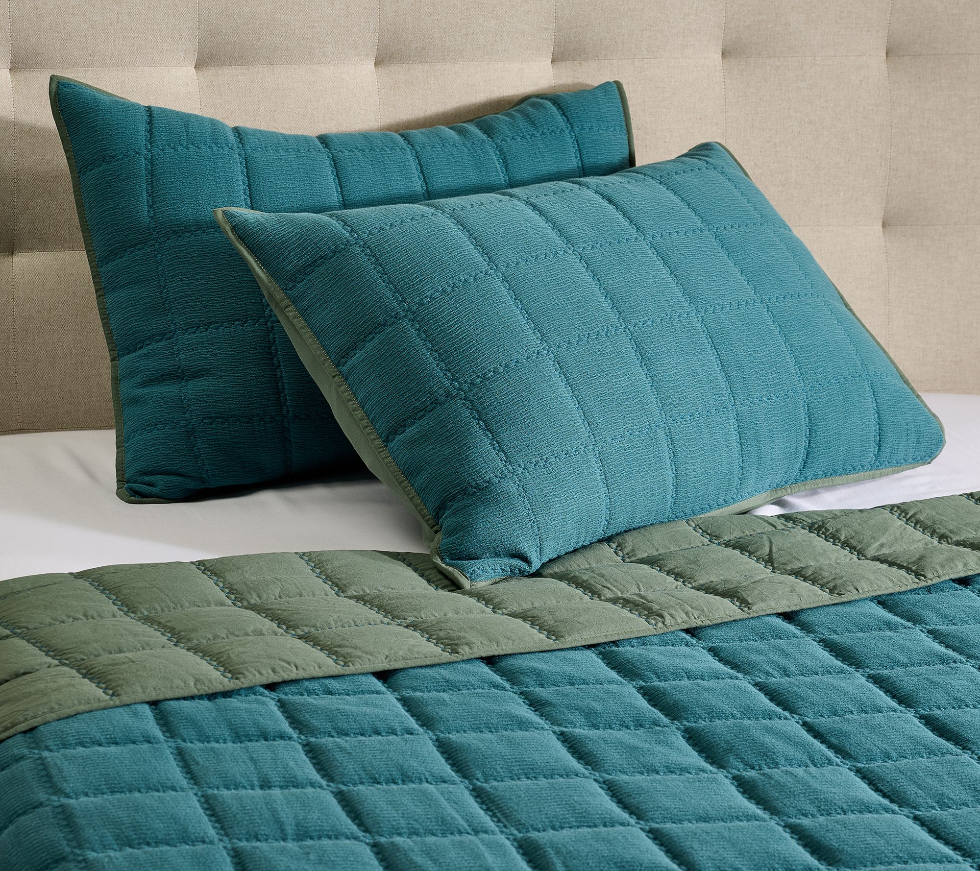 LOGO Home by Lori Goldstein 3pc Quilted Coverlet Set- Queen
