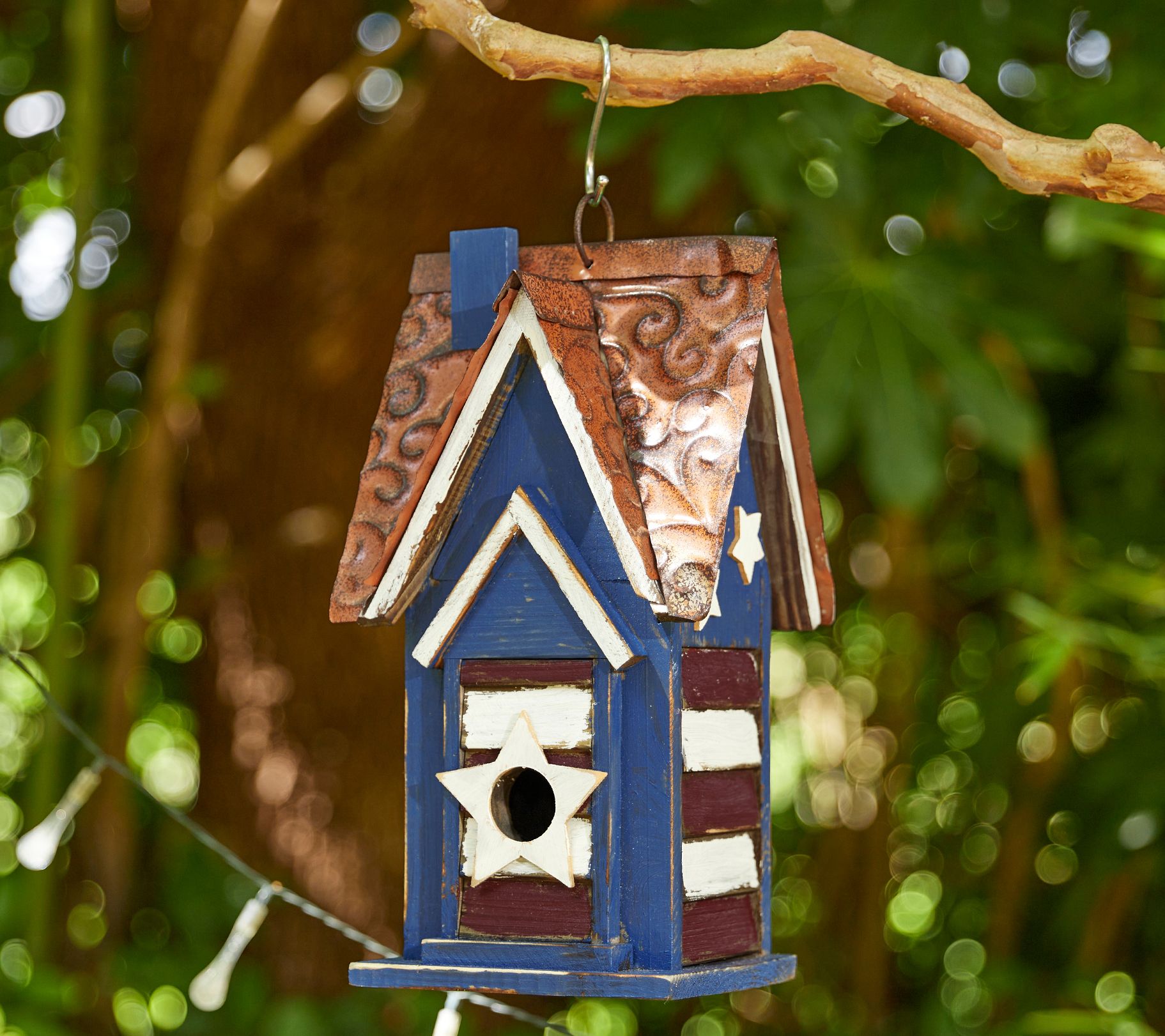 Glitzhome 12" USA Patriotic Distressed Villa Garden Birdhouse
