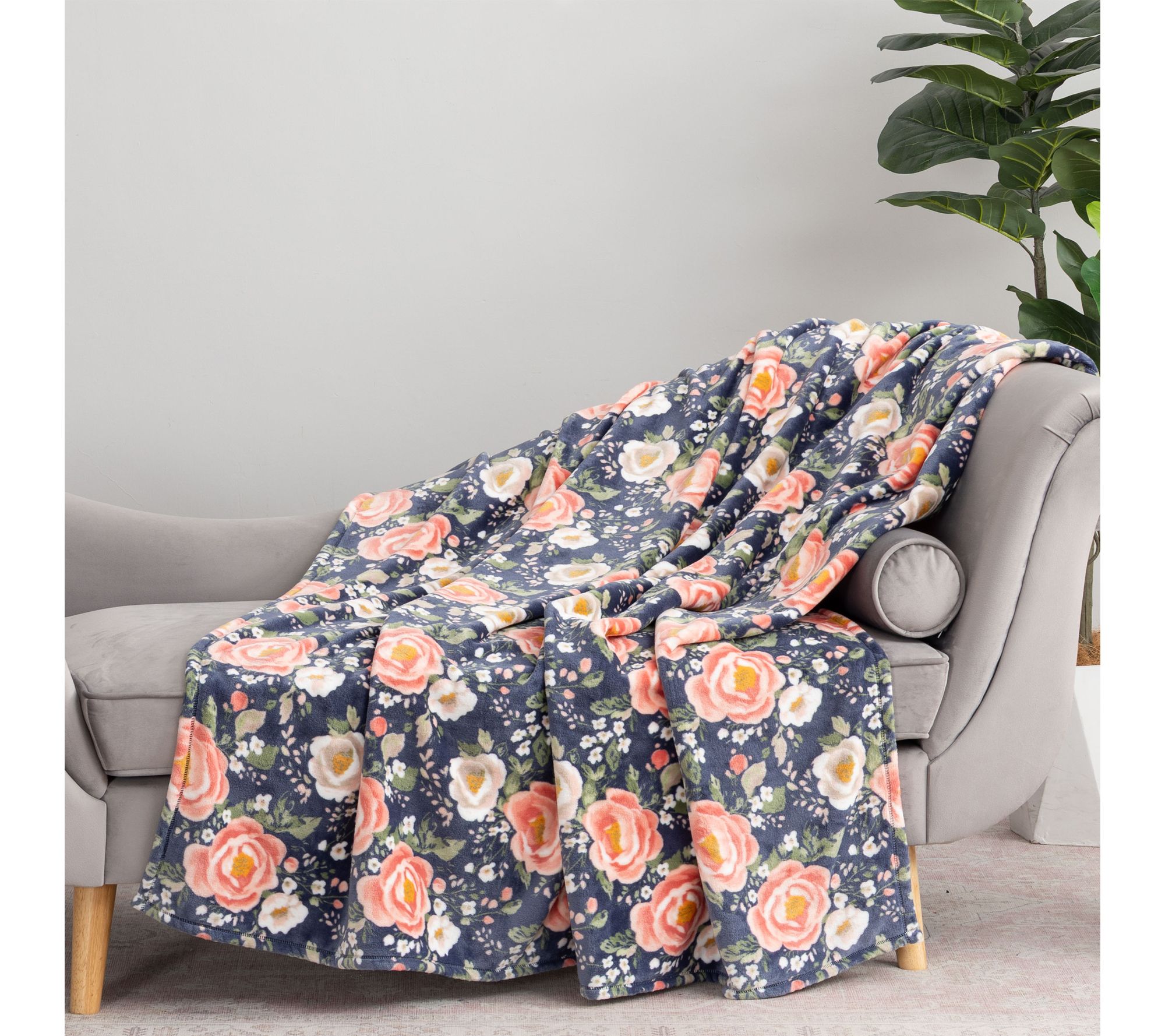 Berkshire 60x80 Velvetsoft Floral Throw in Gift Box