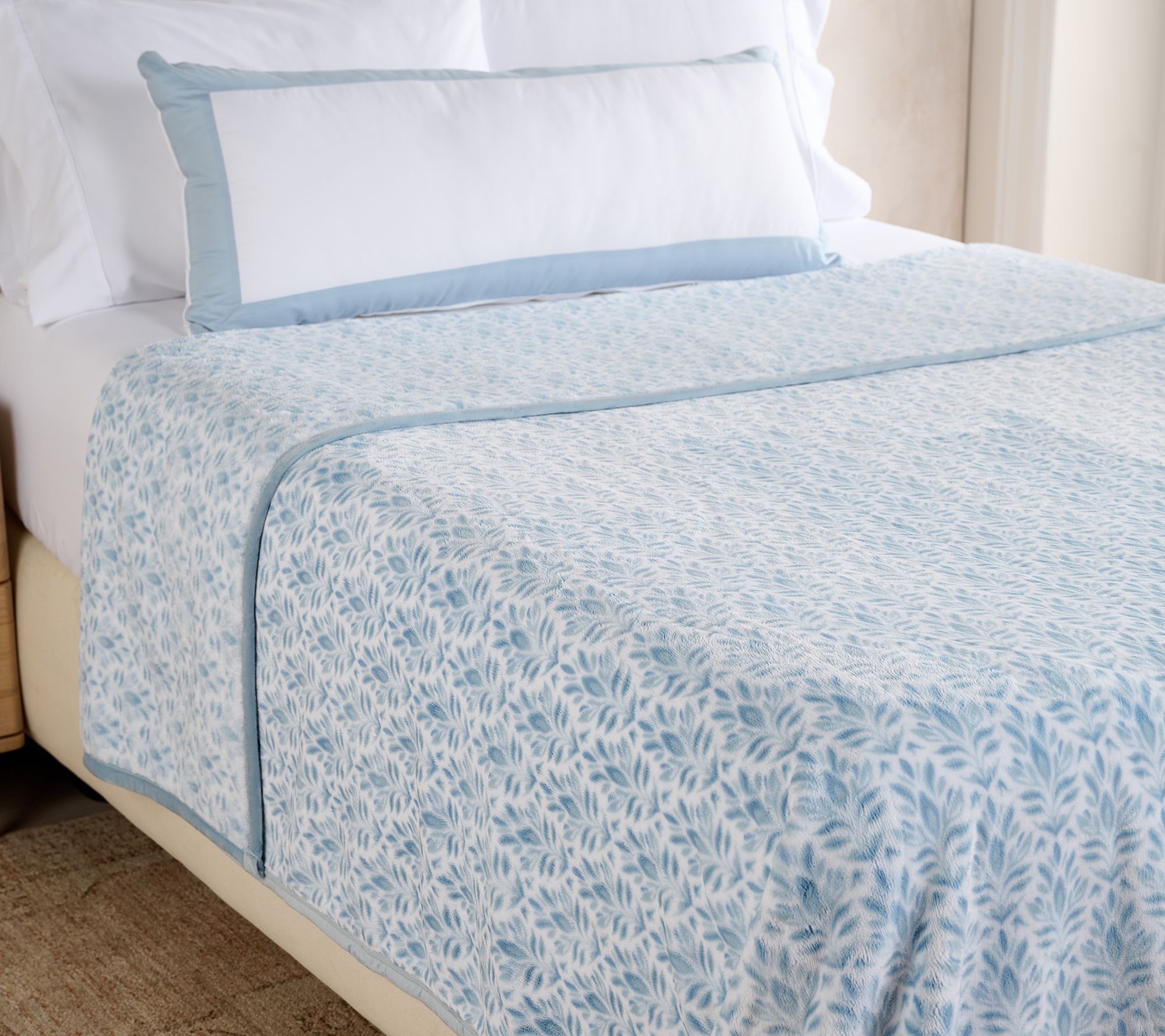 W by Wamsutta Fleur Damask Plush Printed Blanket- Twin