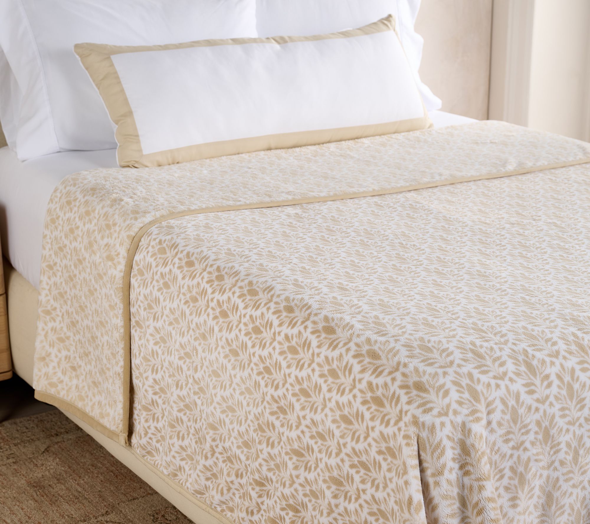 W by Wamsutta Fleur Damask Plush Printed Blanket- Twin