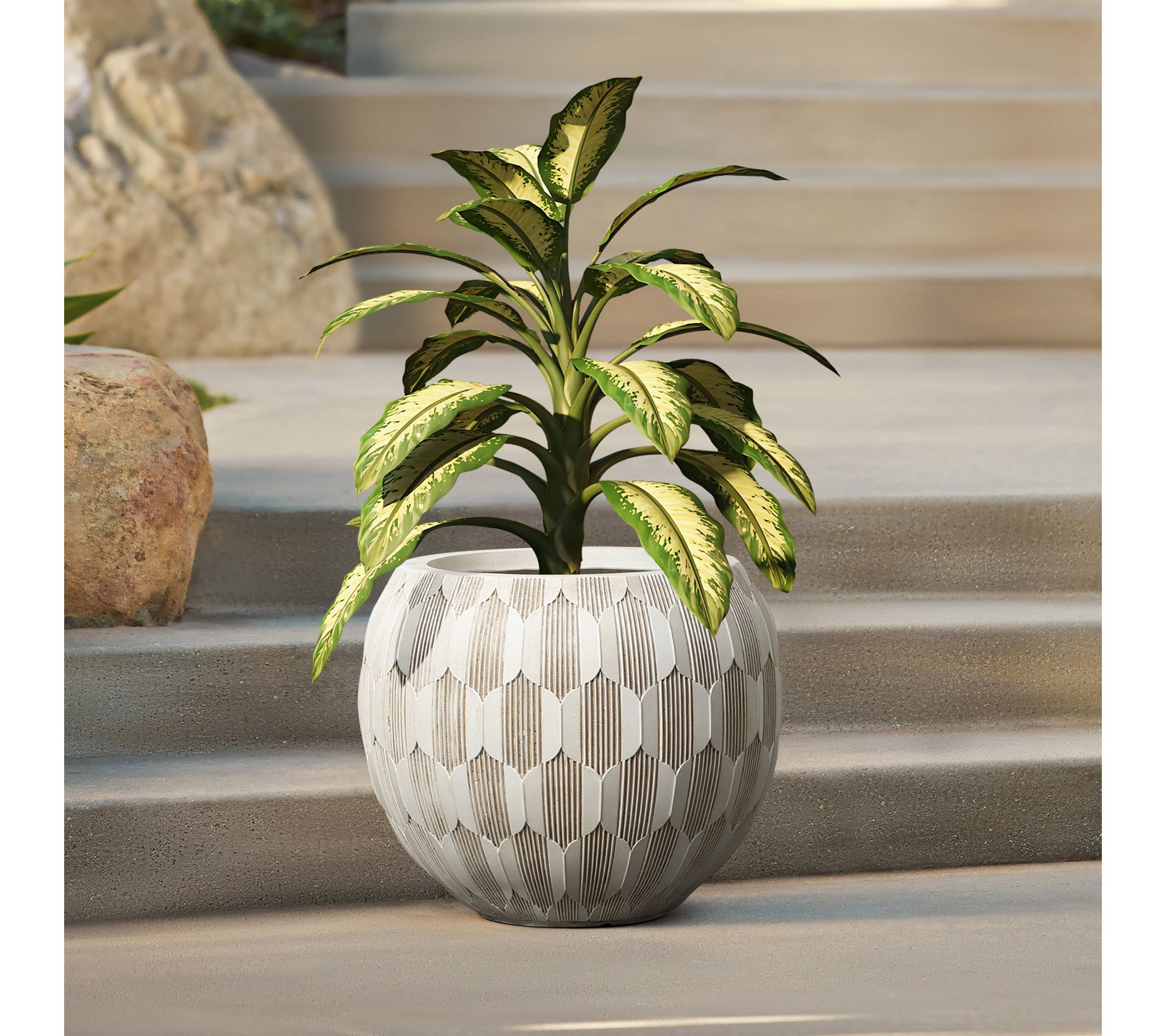 LuxenHome White and Beige Patterned 14.2" RoundPlanter