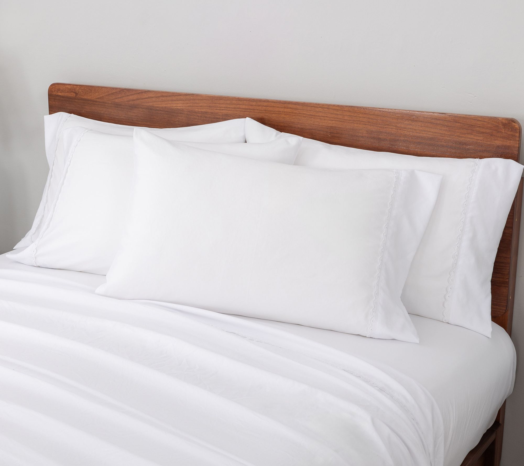 Berkshire Eyelet Embroidered Heritage Wash Sheet Set-CKing