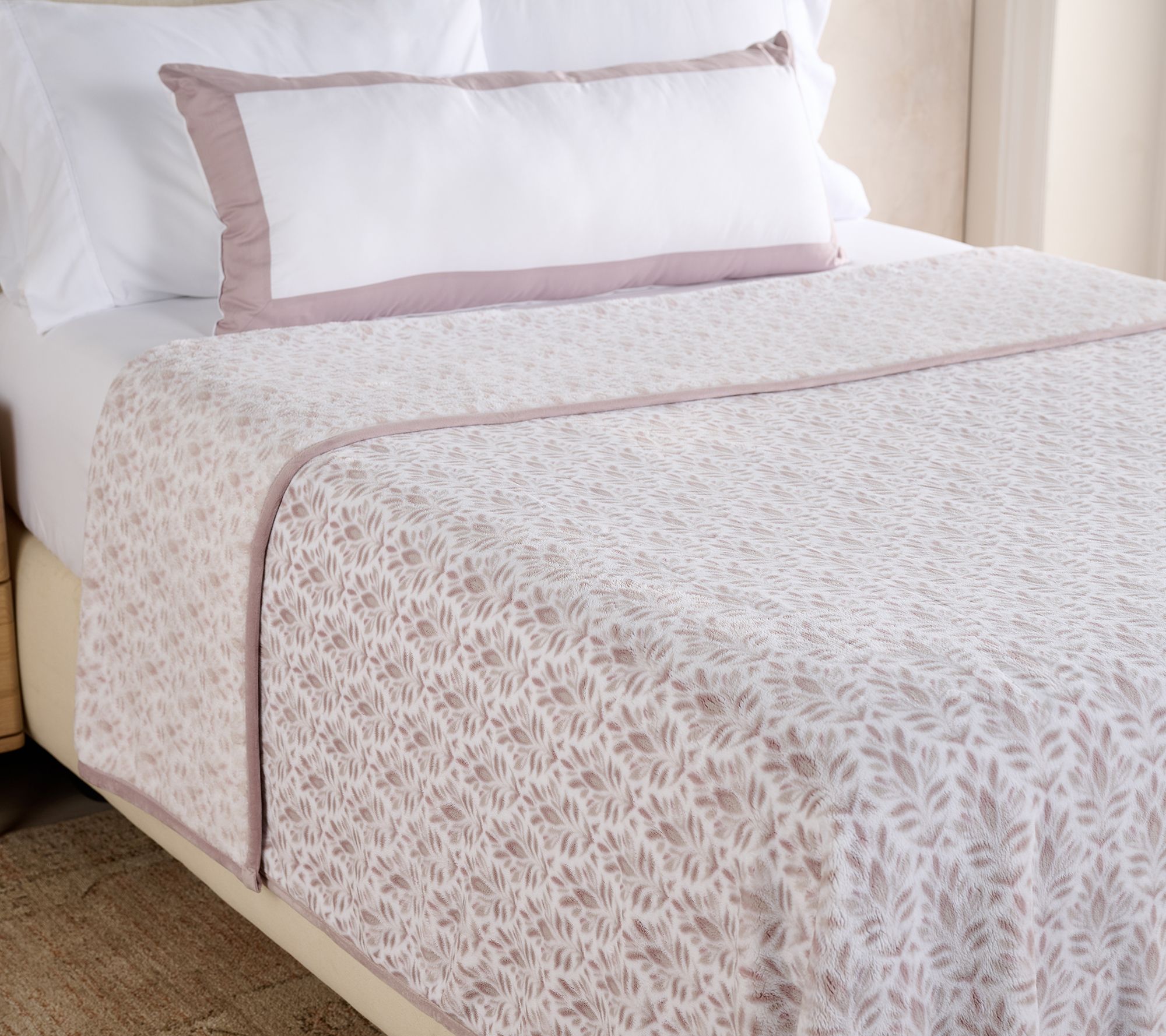 W by Wamsutta Fleur Damask Plush Printed Blanket- Full/Queen