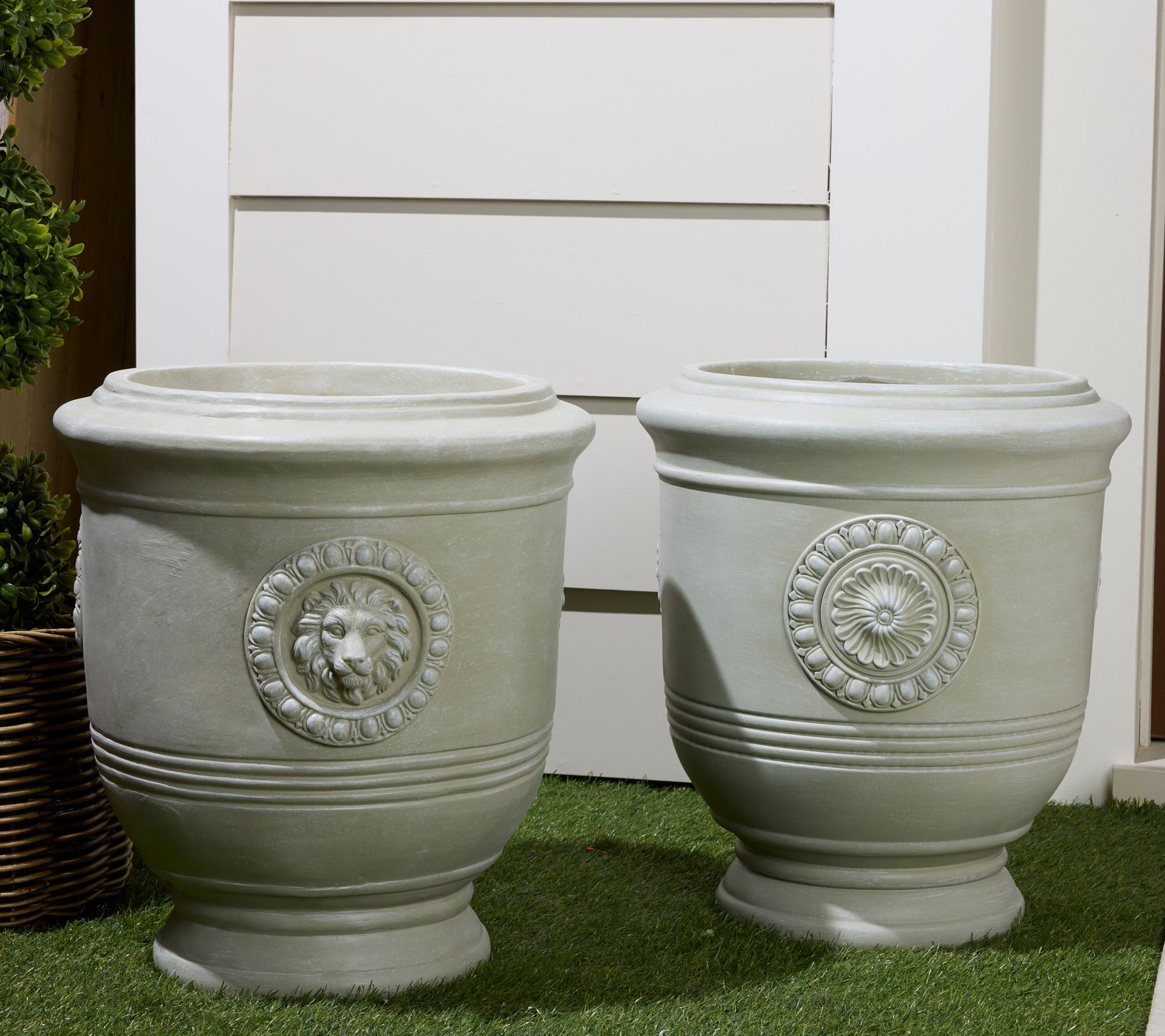 "As Is" 18" Decorataive Indoor/Outdoor Medallion Planter by Kim