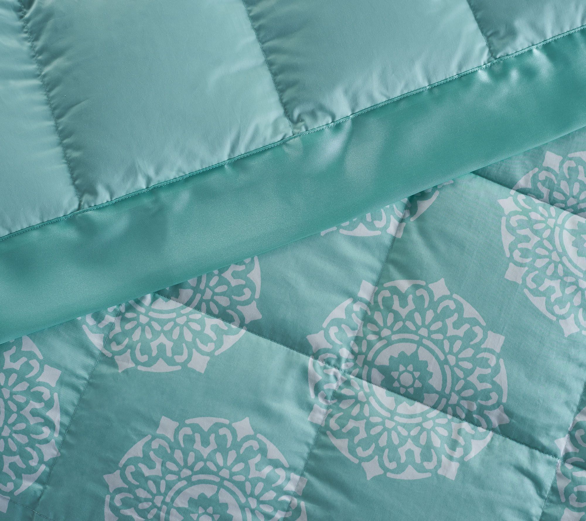 Northern Nights 500TC Cotton 650 Fill Power Medallion Full Down Blanket