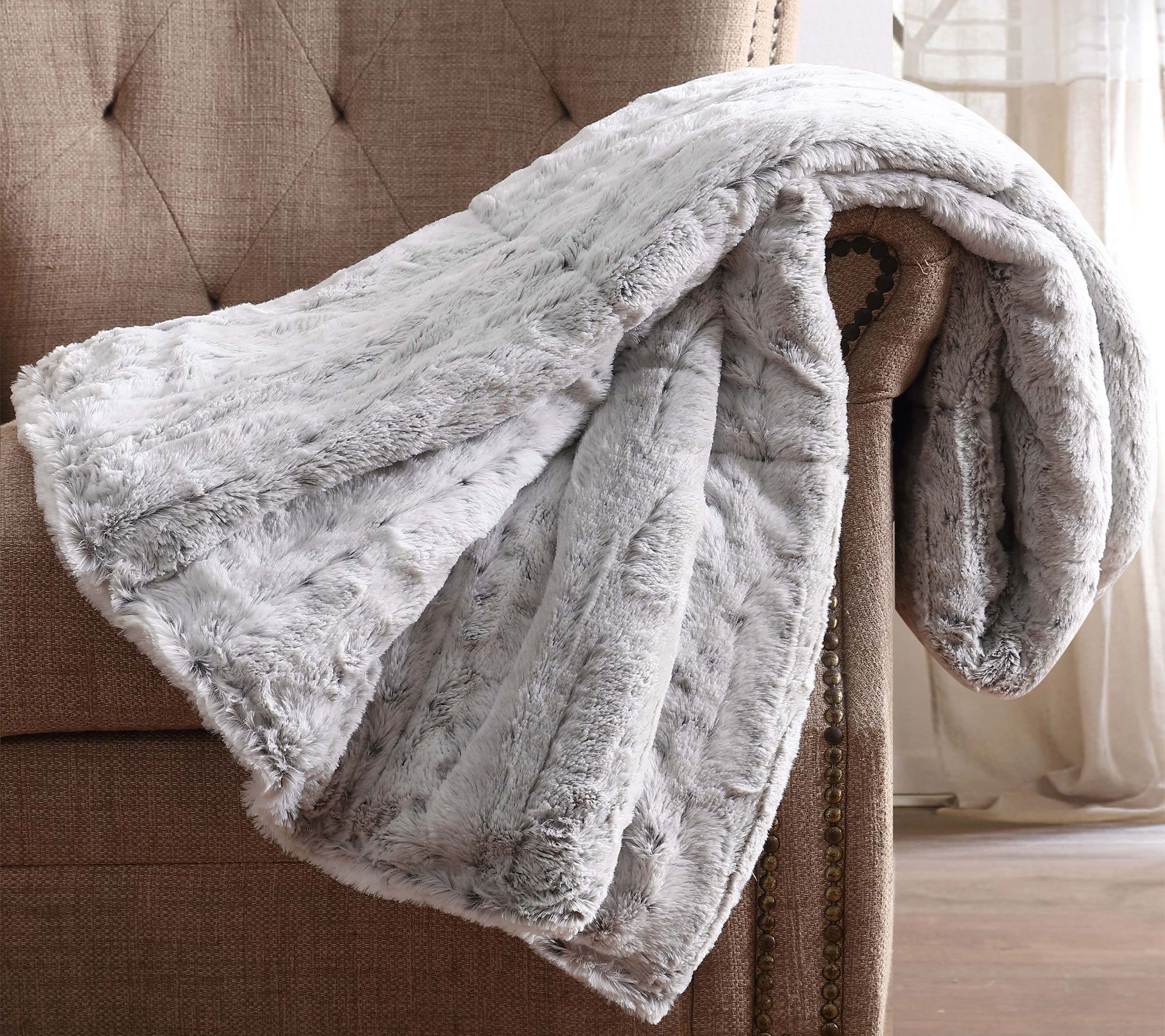 Christian Siriano NY Snow Leopard Faux Fur Throw with Gift Box