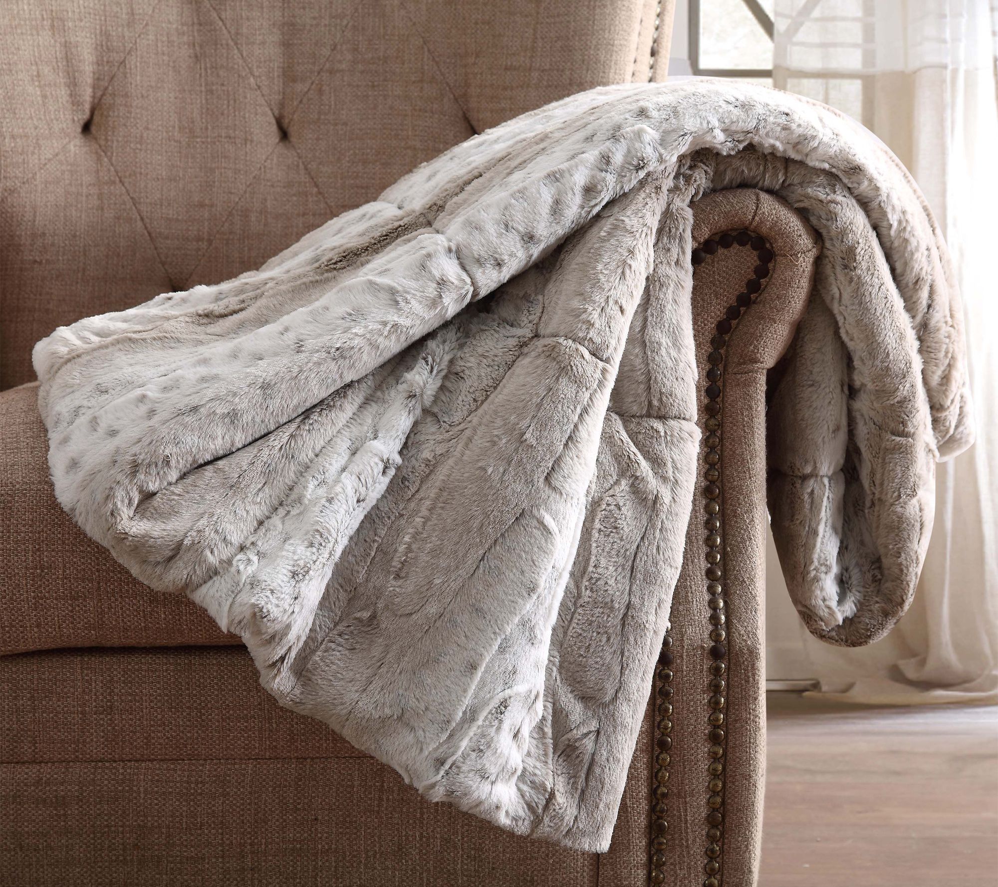 Christian Siriano NY Snow Leopard Faux Fur Throw with Gift Box