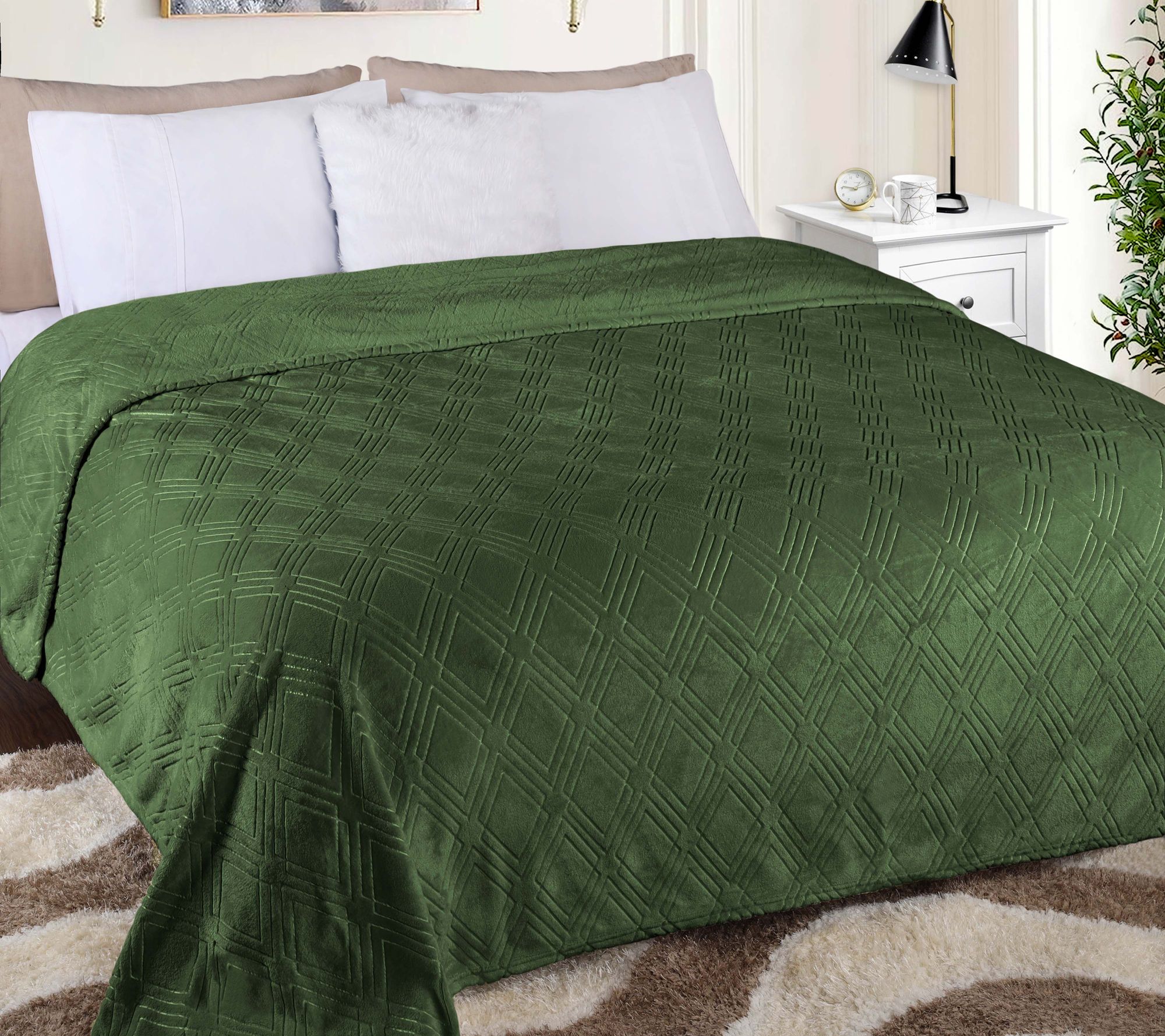 Superior Diamond Flannel Fleece Ultra-Soft Throw Blanket