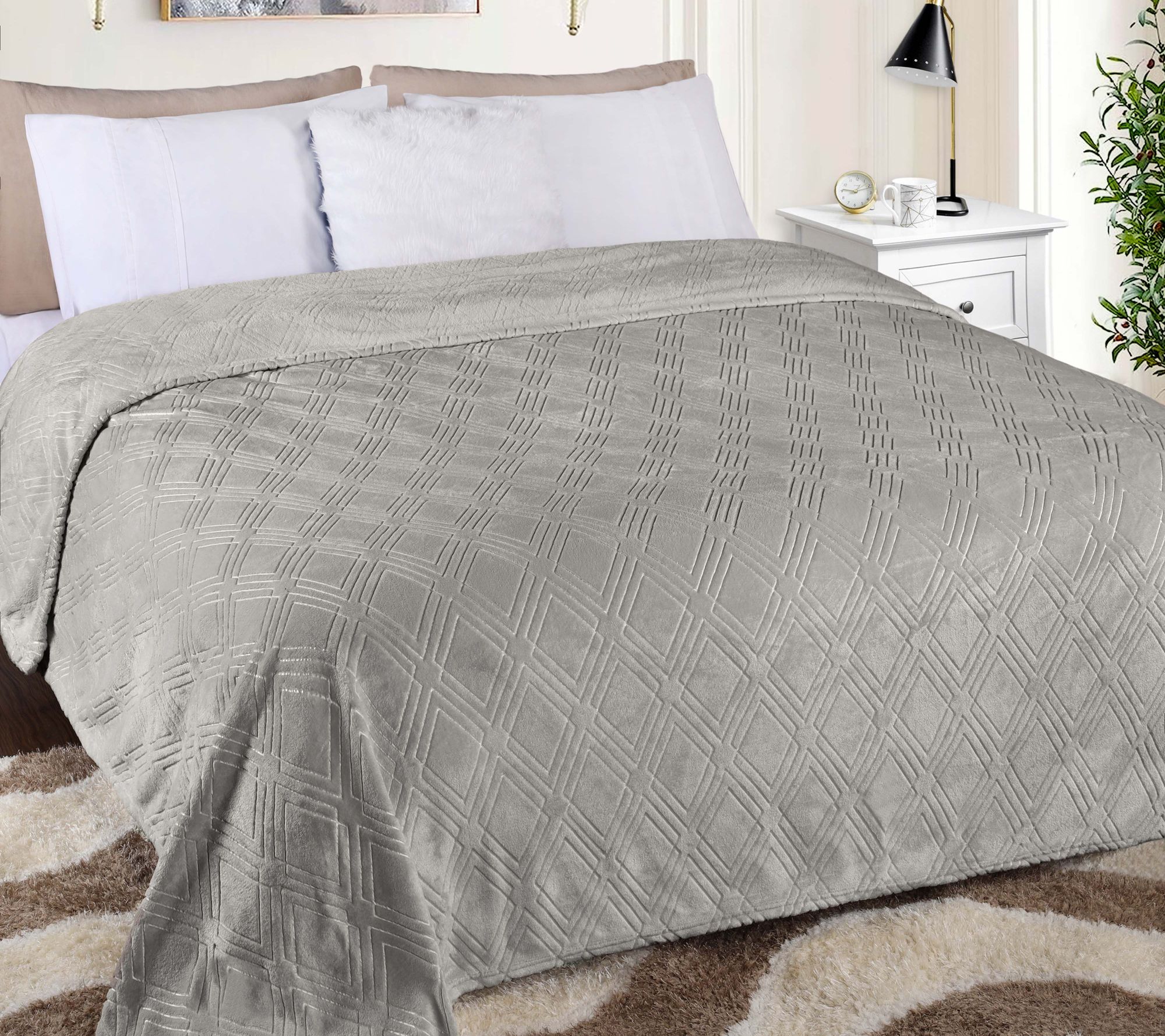 Superior Diamond Flannel Fleece Ultra-Soft Throw Blanket