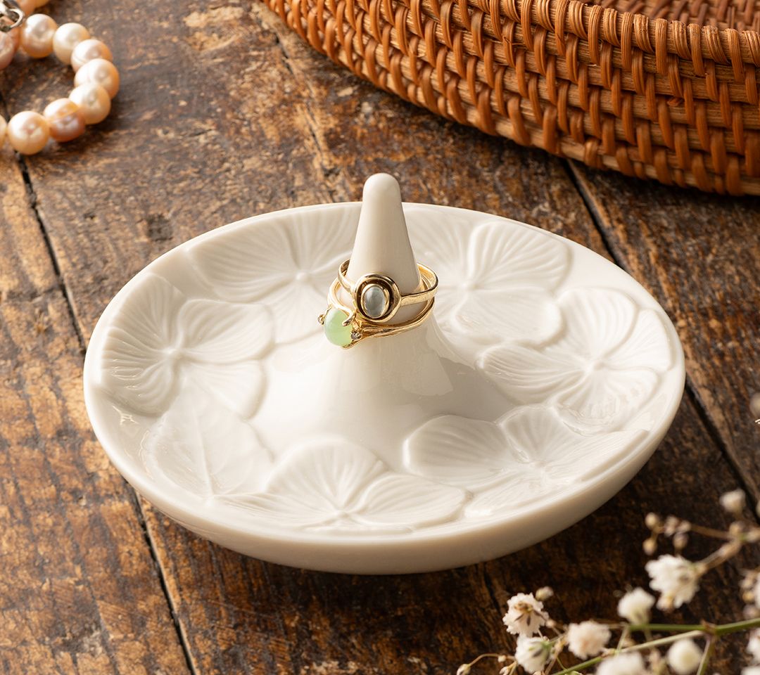Belleek Pottery Hydrangea Ring Holder