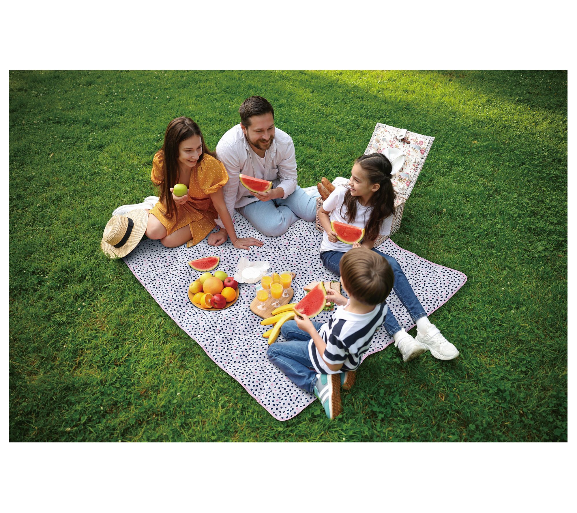 SCOUT Guys and Dots 60x72 Water Resistant Outdoor Blanket