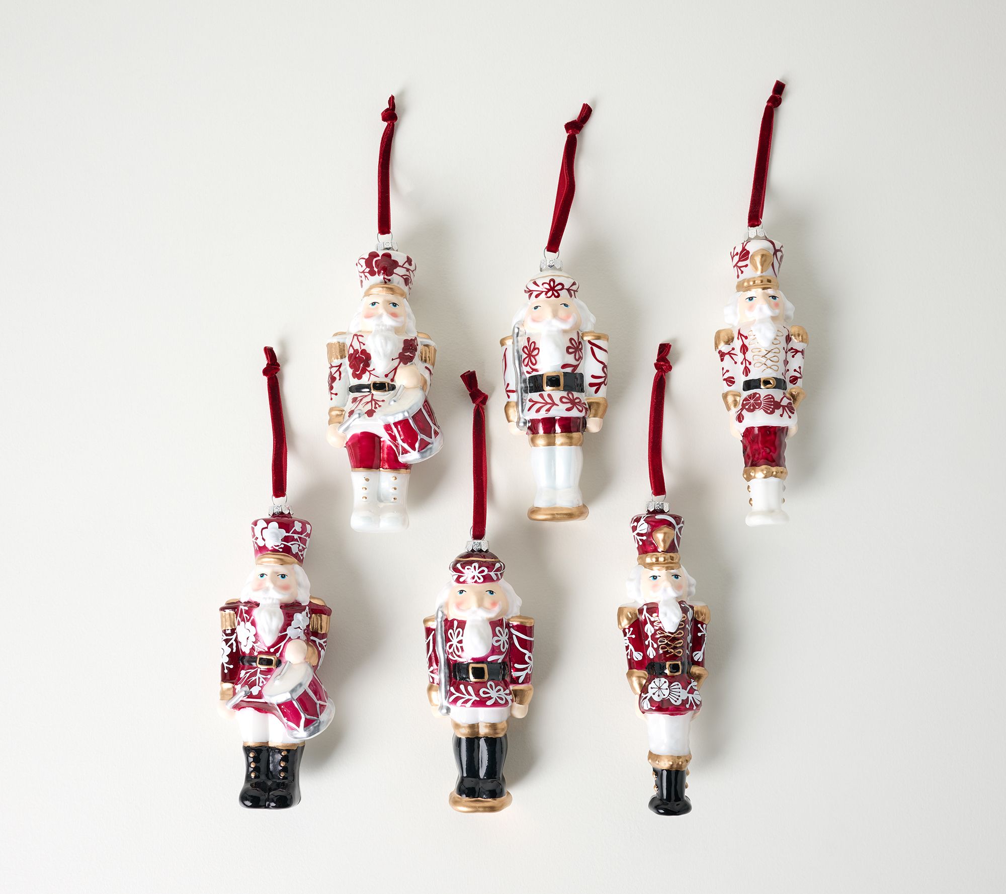 "As Is " Hotel du Cobb by Dennis Basso Set of 6 Glass Ornaments
