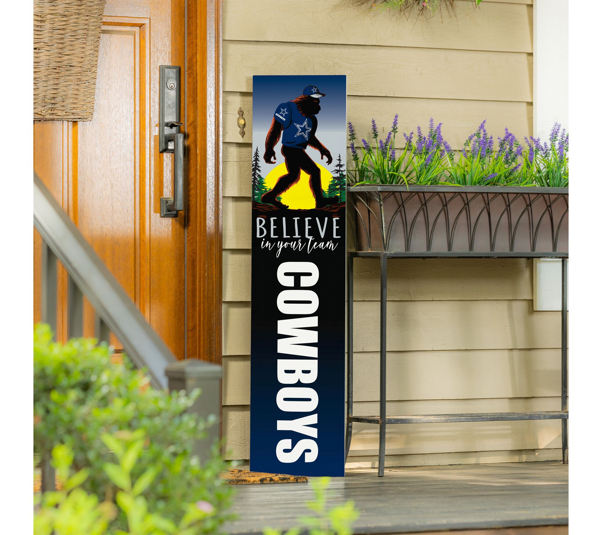 Evergreen Bigfoot with NFL Team Single Sided Porch Leaner, 47"