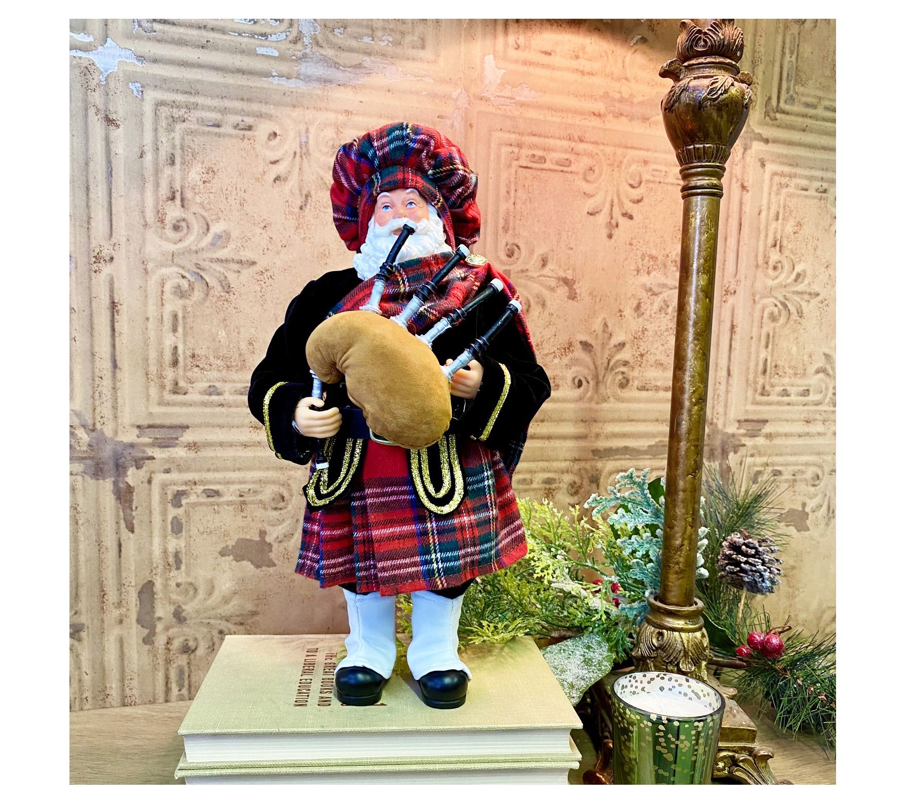 Santa's Workshop 12" Scottish Santa