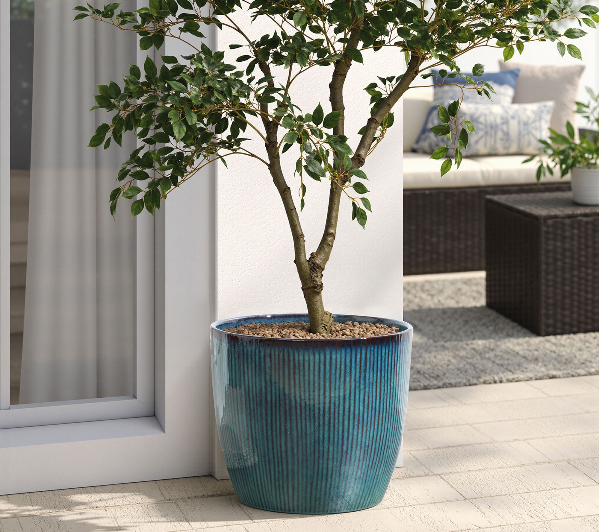 LuxenHome Forest Fade Ribbed Ceramic Planter, 15" Glossy Pot