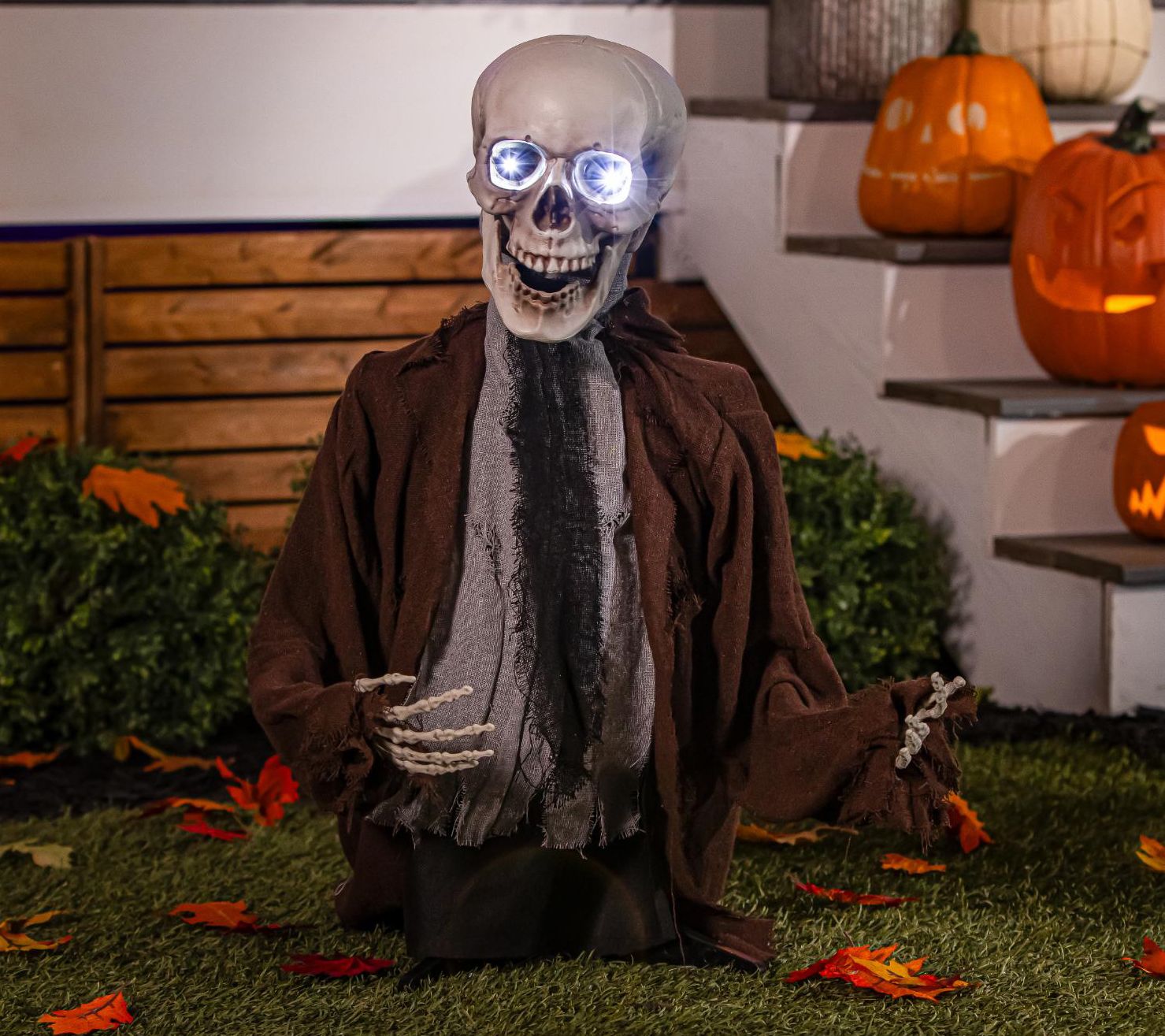Evergreen Groundbreaker Zombie with Lights & So und