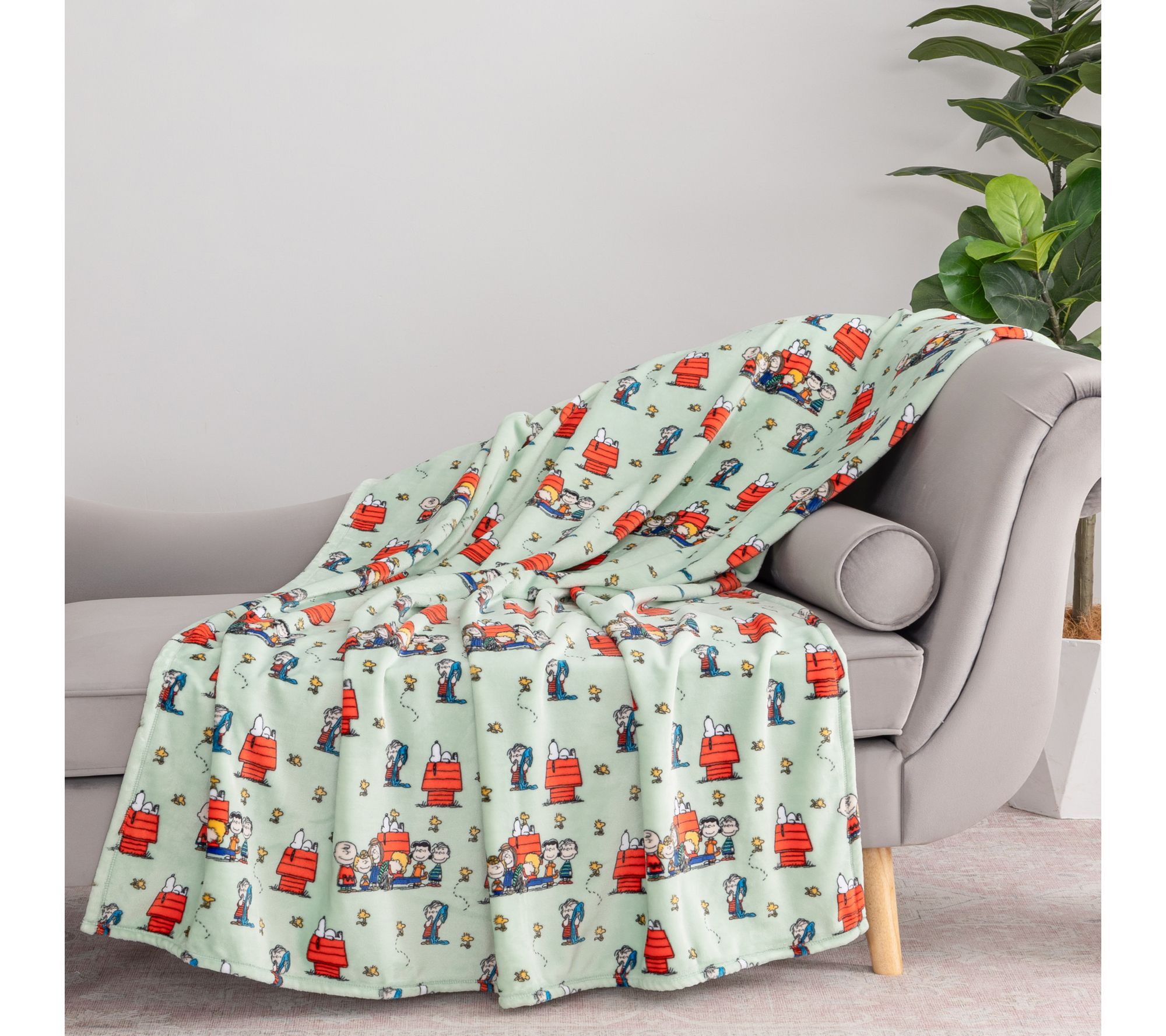 "As Is" Berkshire 55x70 Peanuts 75th Anniversary Plush Throw