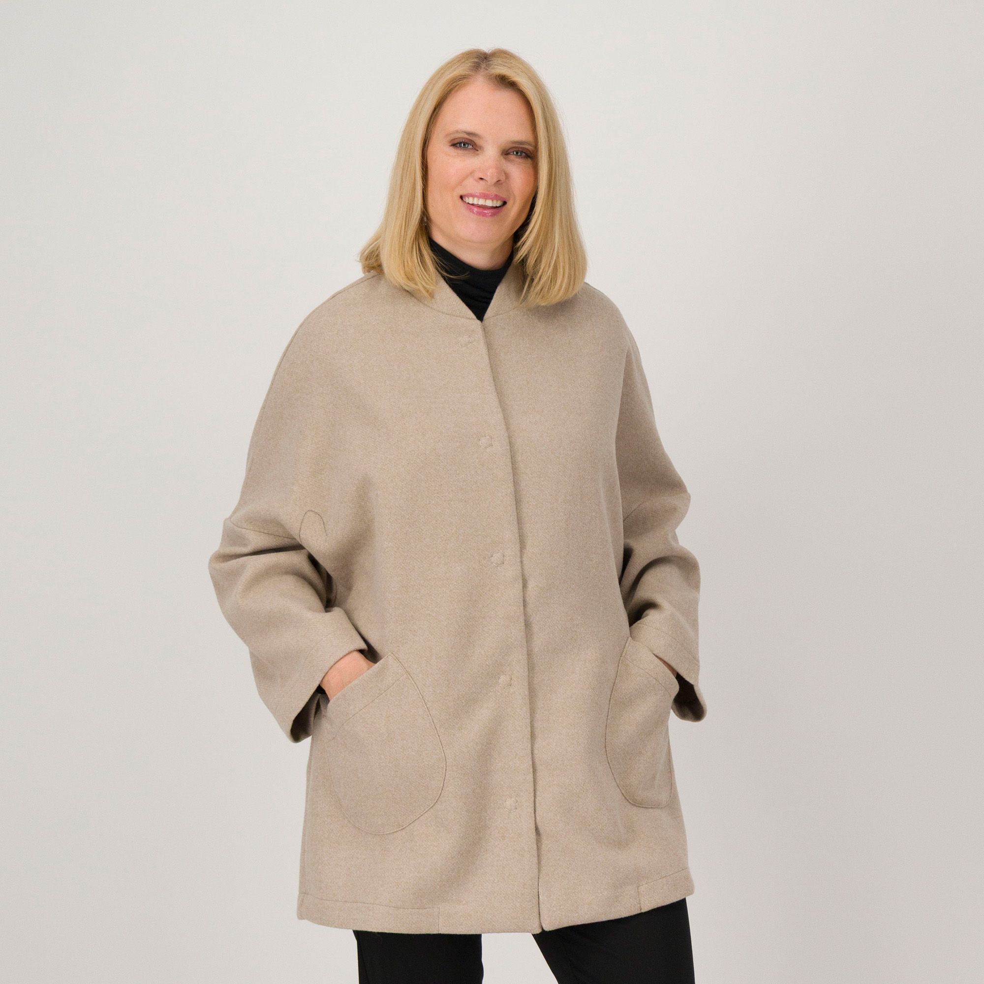M’ama
Cappotto corto
stile kimono