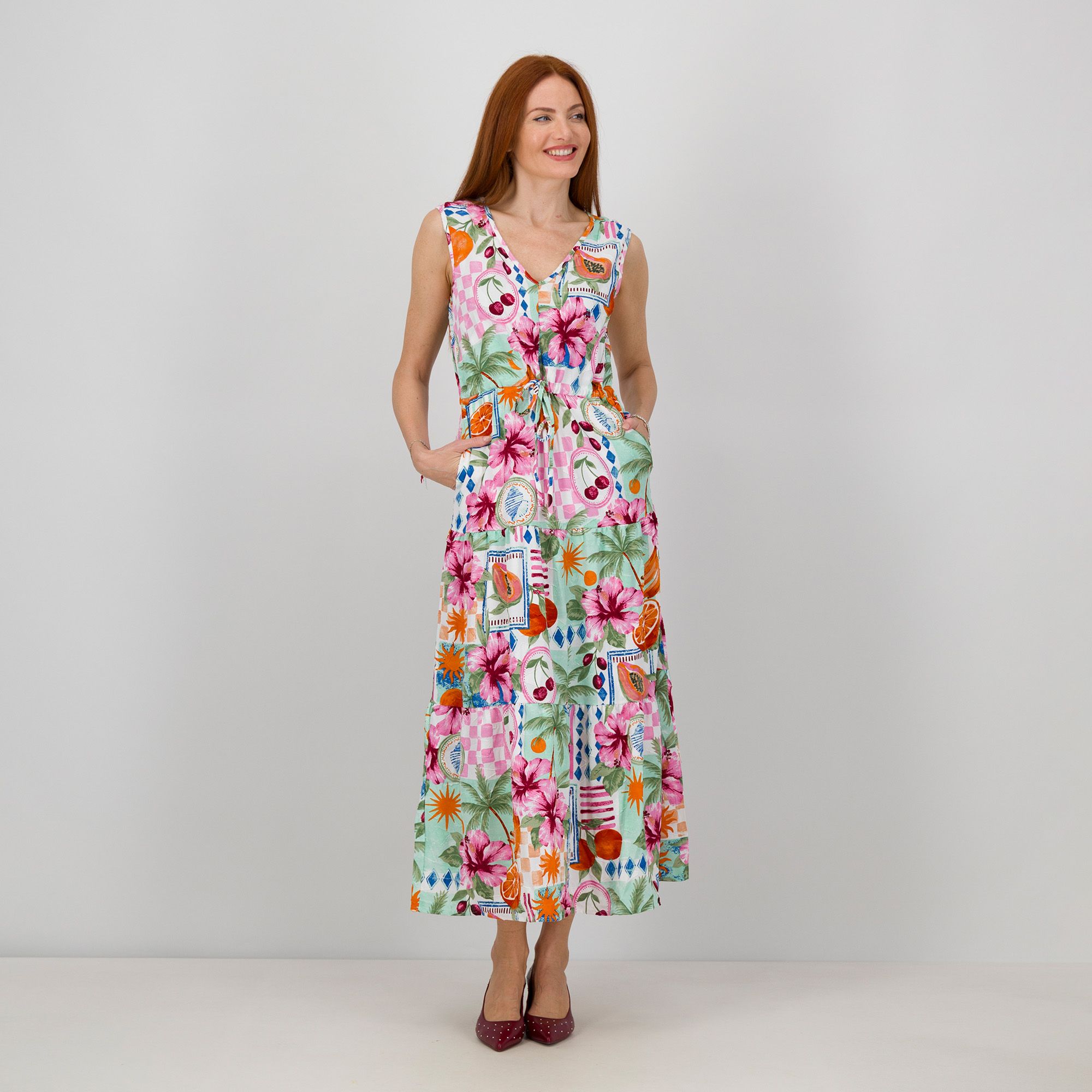 Nina Leonard
Abito smanicato 
in tessuto fantasia 
e scollo a V