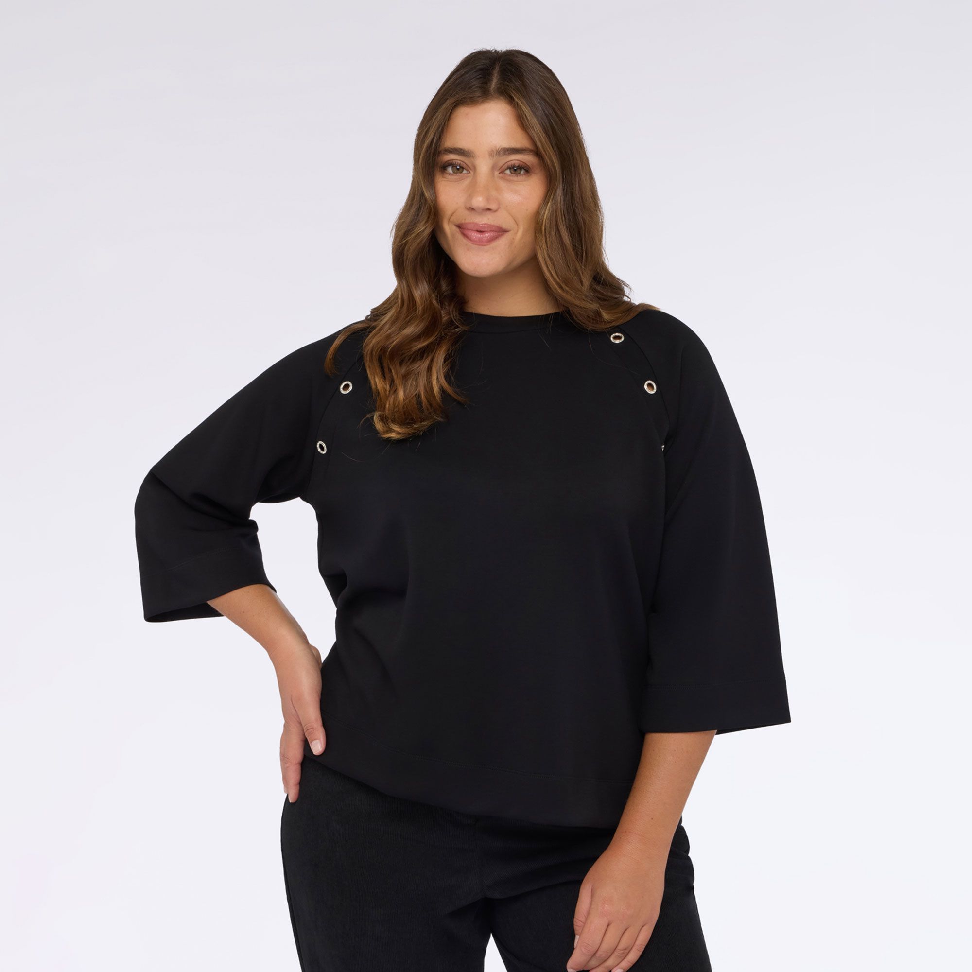 Fiorella Rubino
Felpa girocollo
con occhielli
metallici