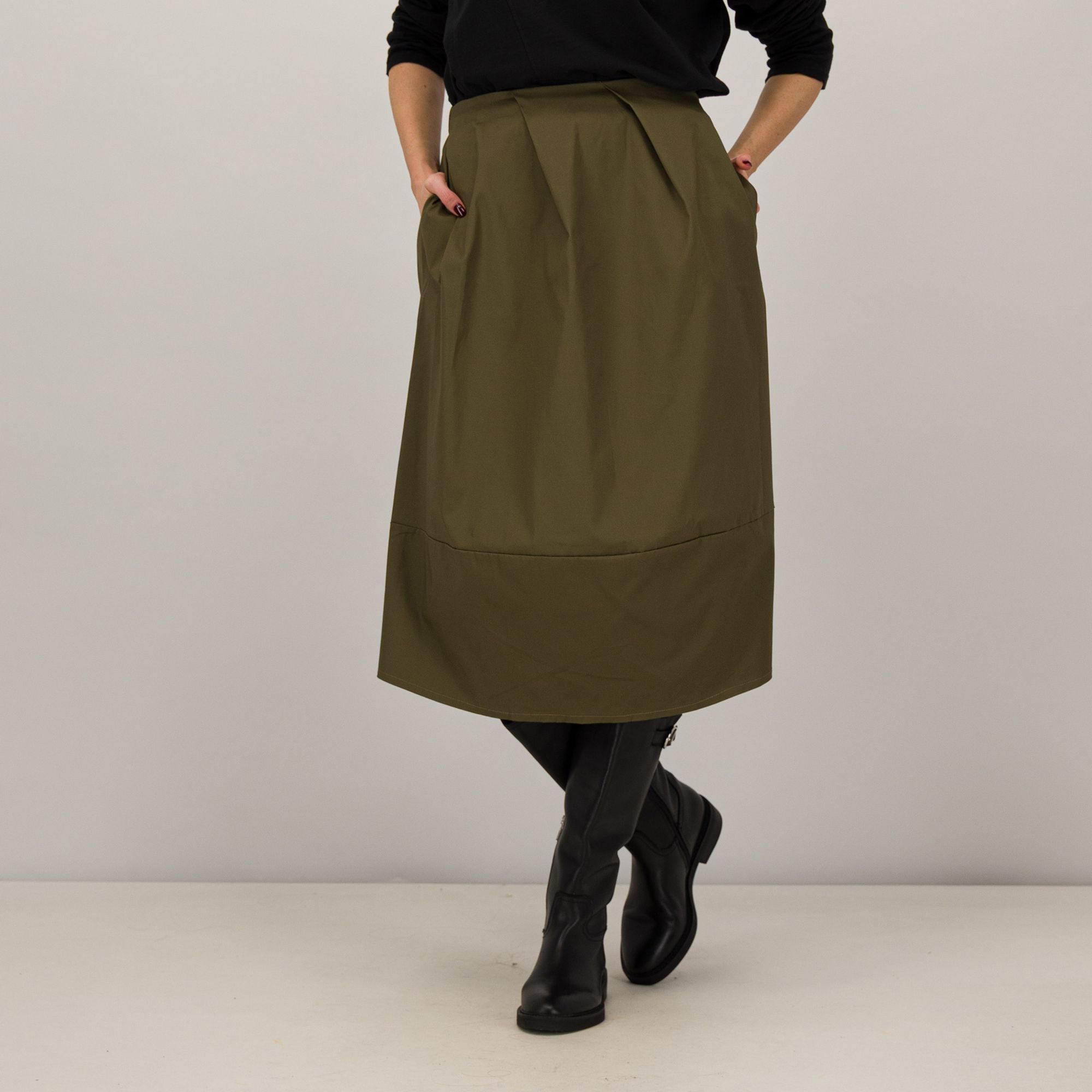 Lucrezia Sciortino
Gonna midi in
cotone stretch
con elastico