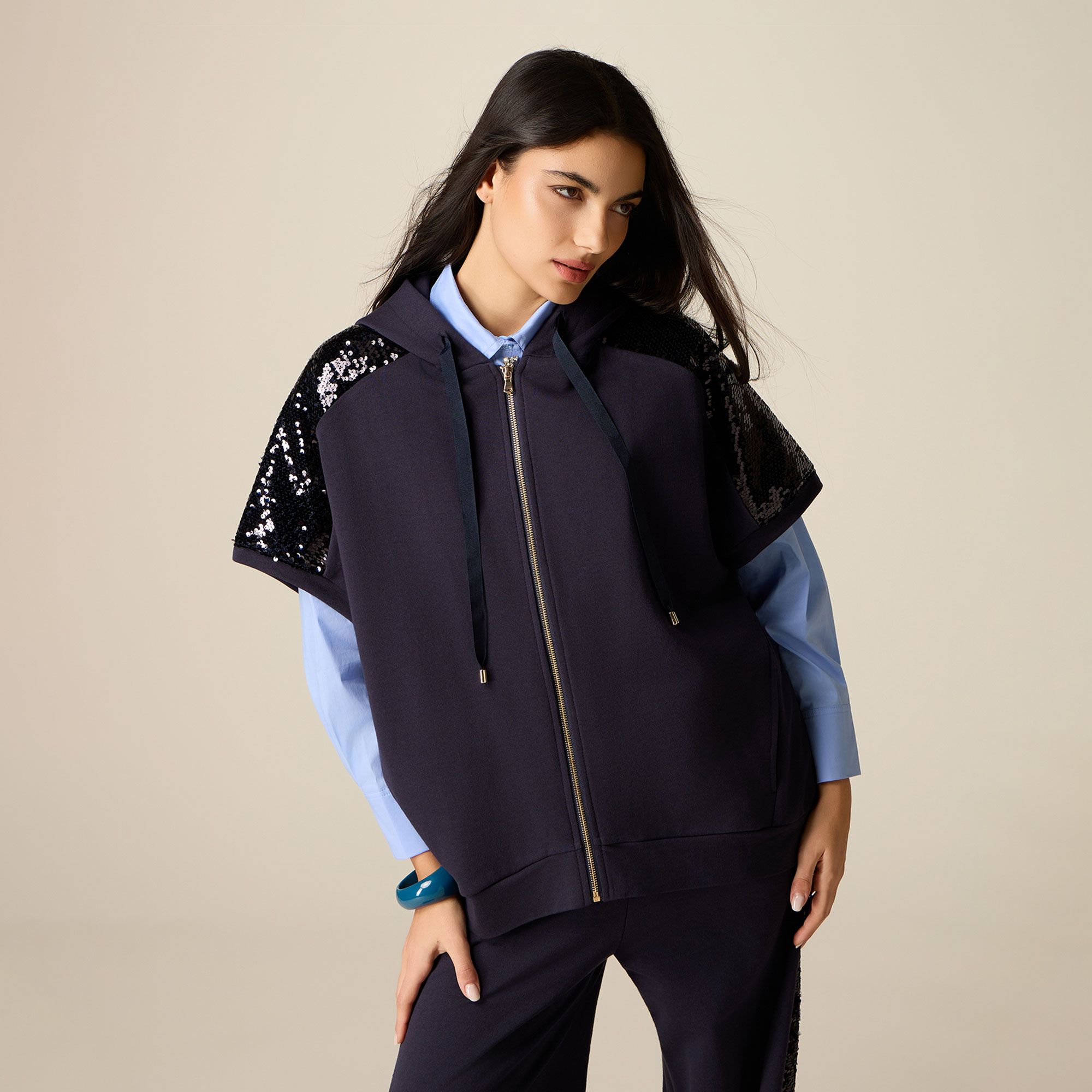 oltre
Felpa con 
cappuccio
in cotone