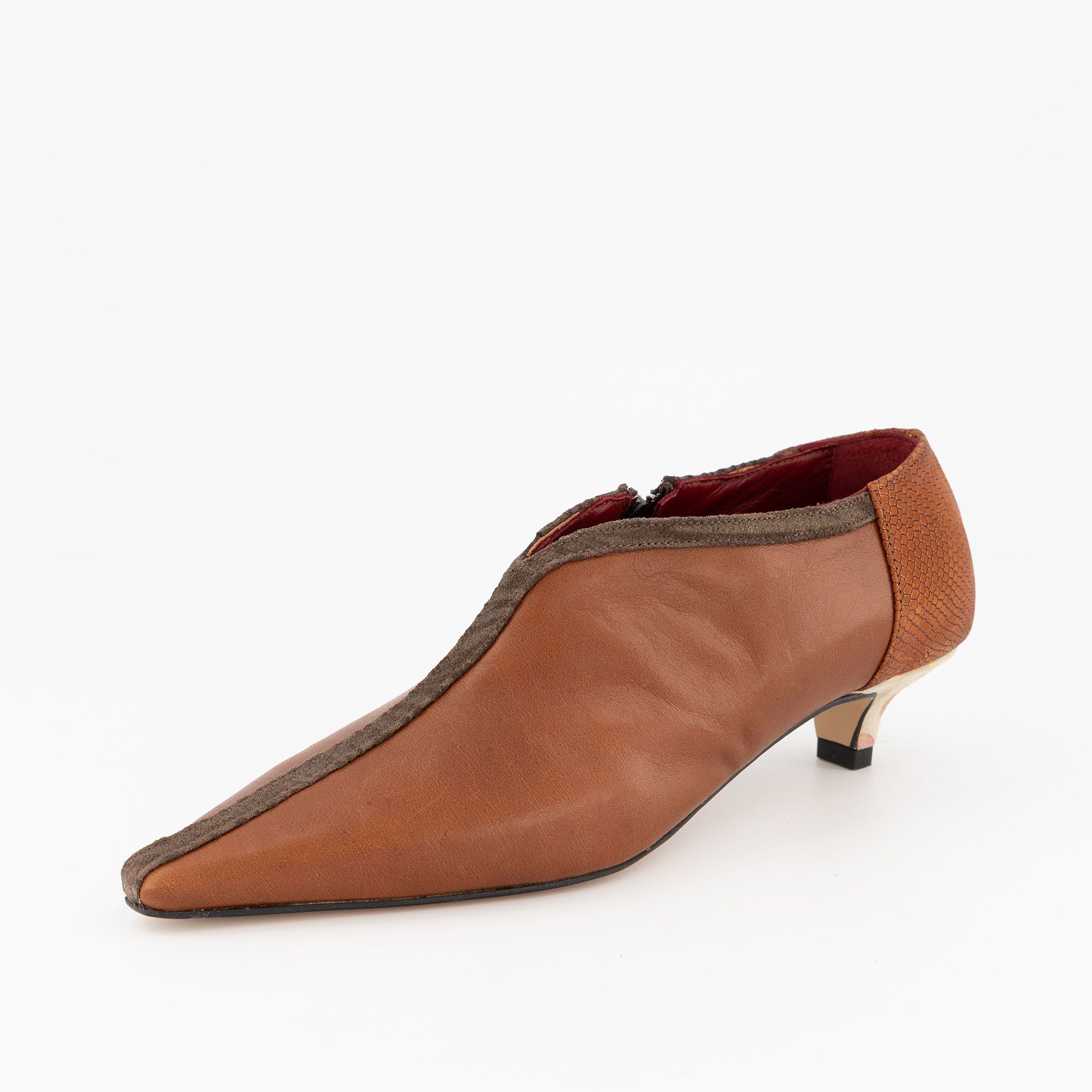 Ebarrito
Stivaletti tronchetti
in pelle patchwork
con tacco 4 cm